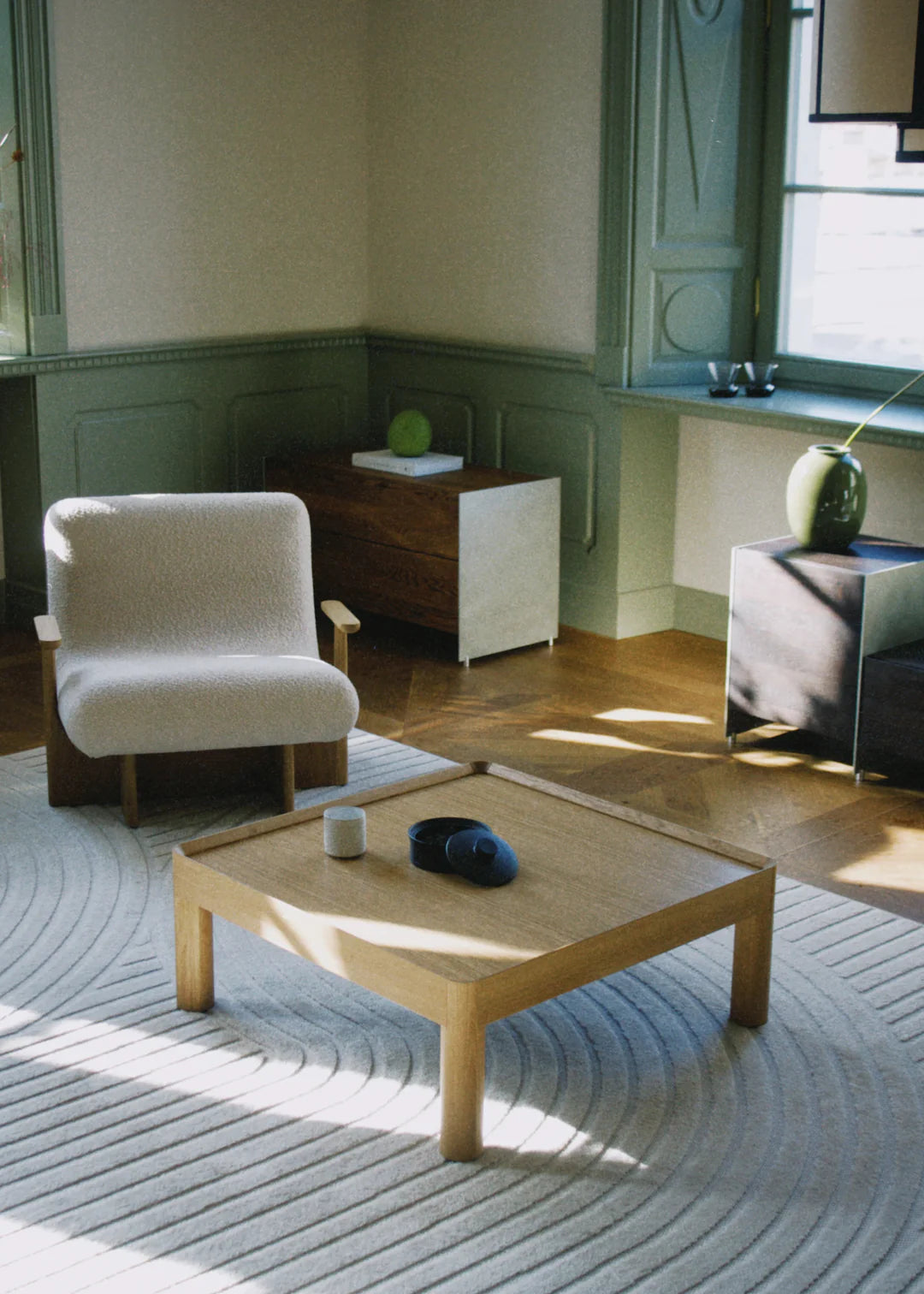 INSET MID Coffee Table in Oak Wood