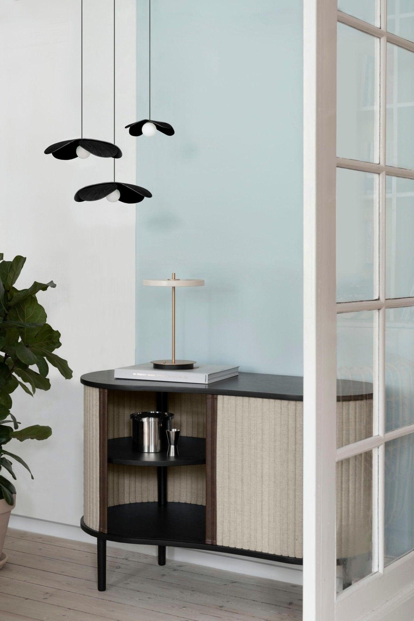 Komoda AUDACIOUS beżowy z ciemnym dębem UMAGE Eye on Design
