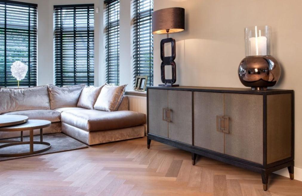 Komoda BLOOMINGVILLE drewno dębowe ze złotym Richmond Interiors Eye on Design