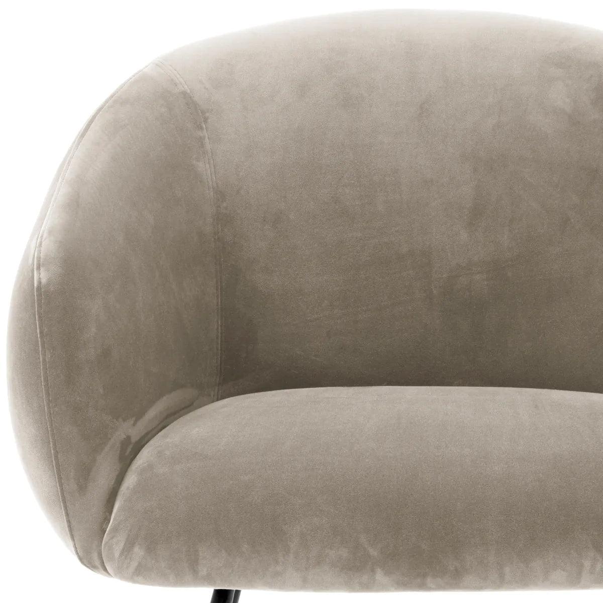 Krzesło aksamitne ELBURY beżowy Eichholtz Eye on Design