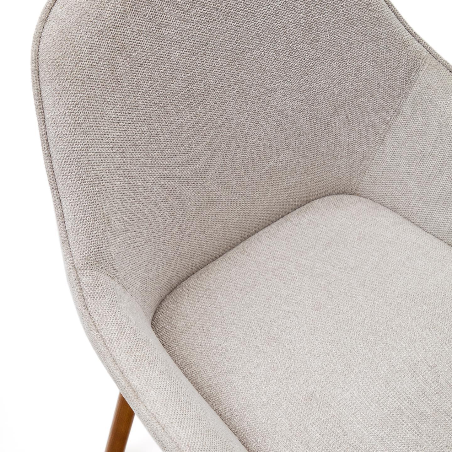 Krzesło ALELI beżowy szenil z orzechową podstawą La Forma Eye on Design