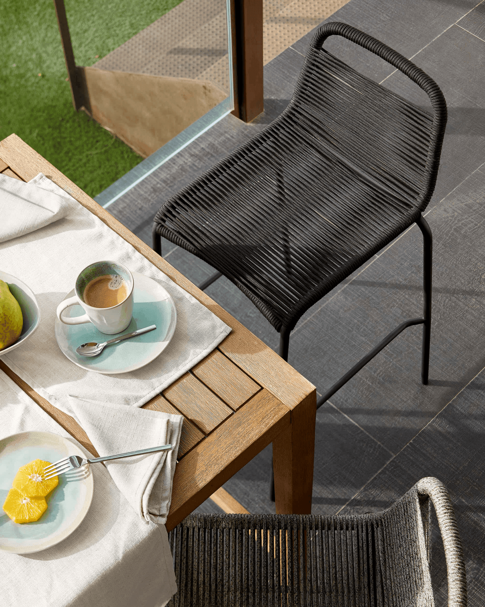 Krzesło barowe ogrodowe LAMBTON czarny La Forma Eye on Design