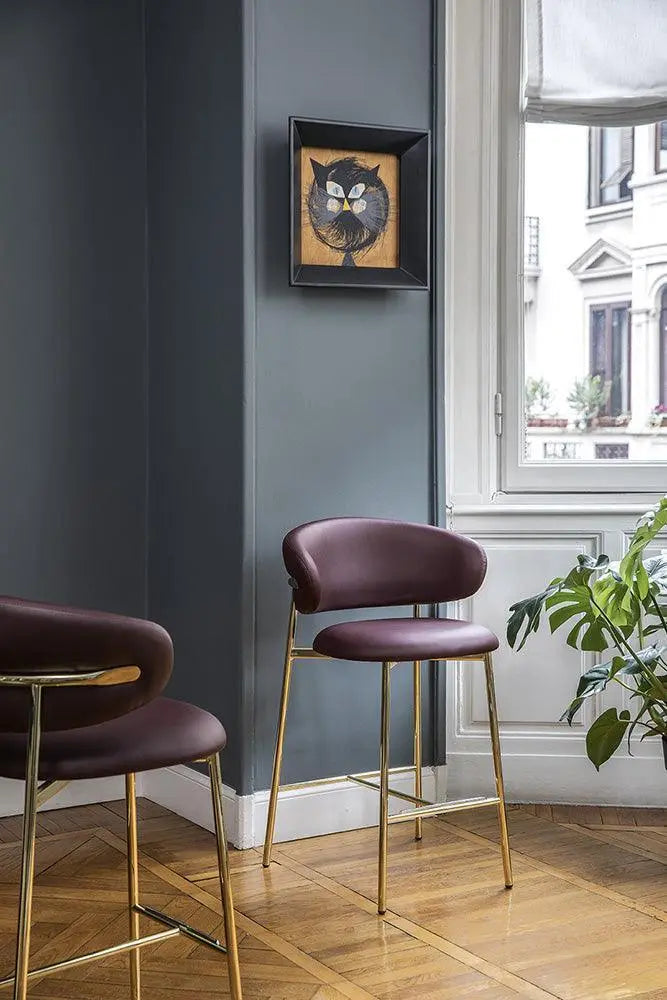 Krzesło barowe OLEANDRO ciemnobeżowa ekoskóra z metalową podstawą Calligaris Eye on Design