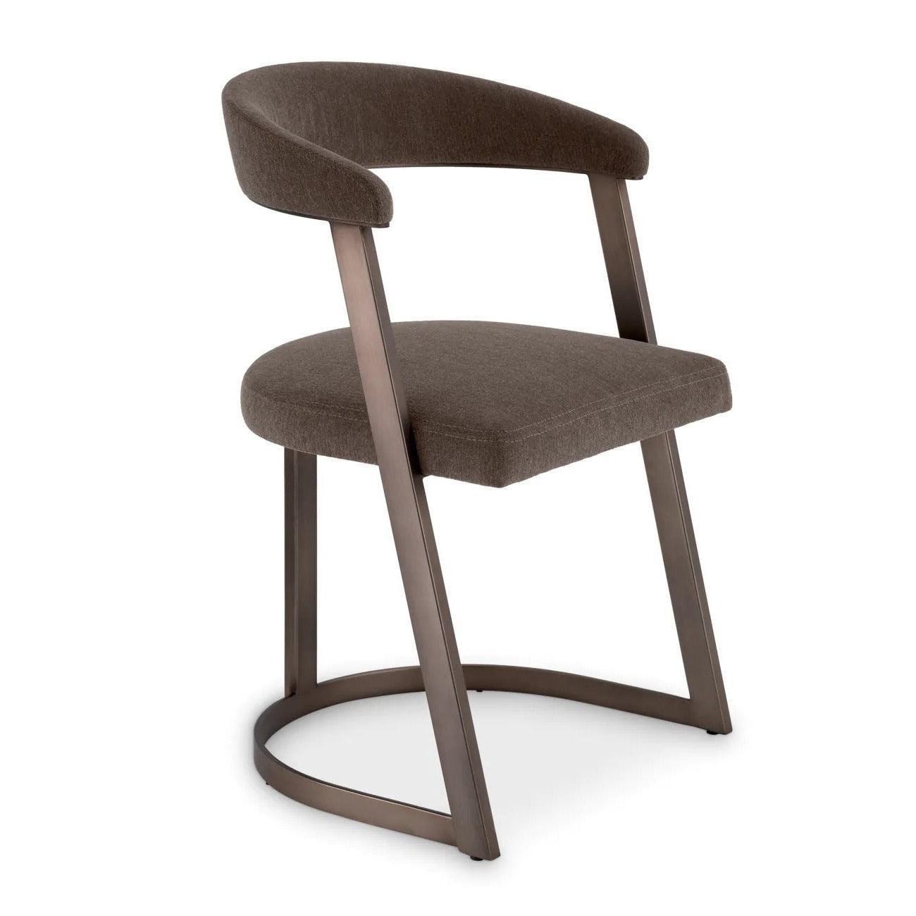 Krzesło DEXTER brązowy z brązową podstawą Eichholtz Eye on Design