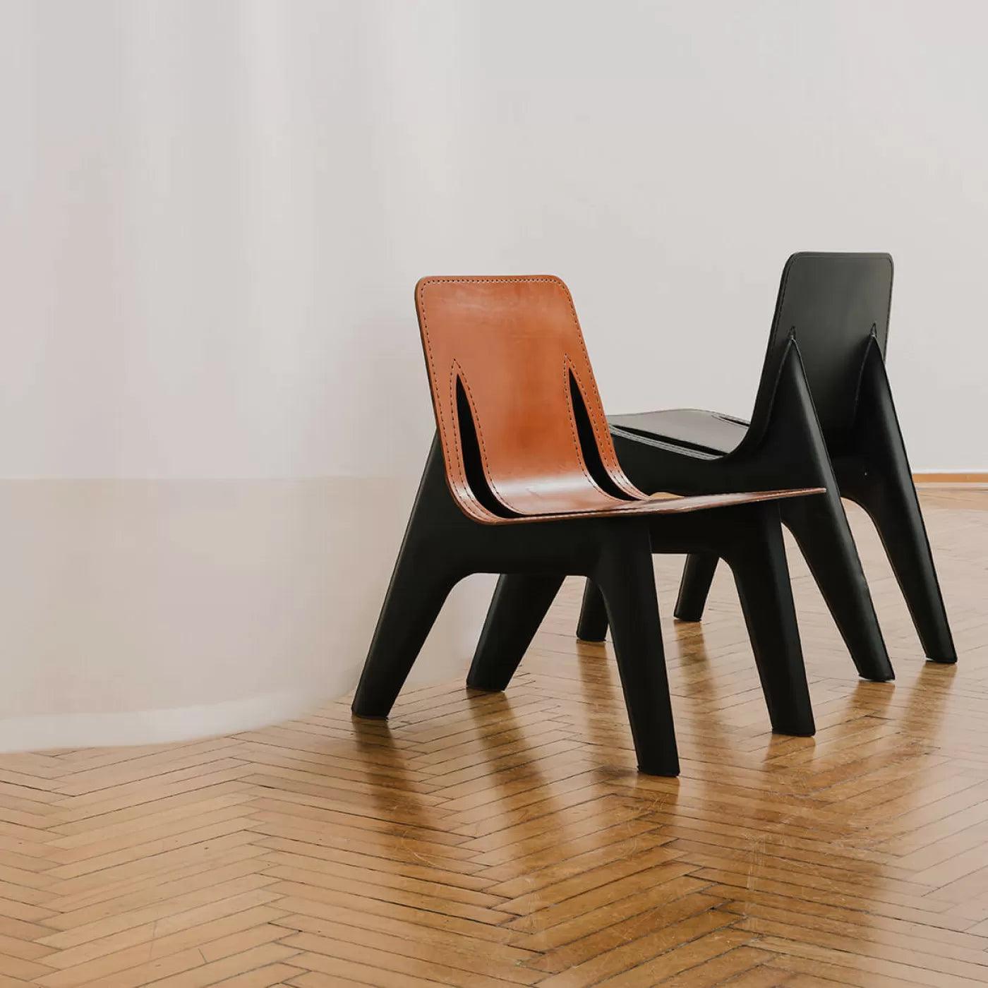 Krzesło J-CHAIR beżowy mat z koniakowym wykończeniem Zieta Studio Eye on Design