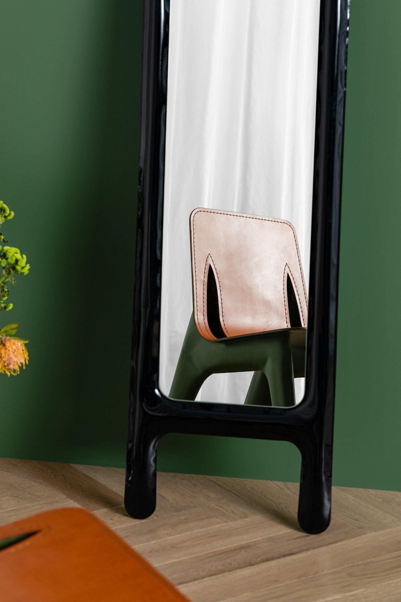 Krzesło J-CHAIR oliwkowy mat z koniakowym wykończeniem – Zieta Studio