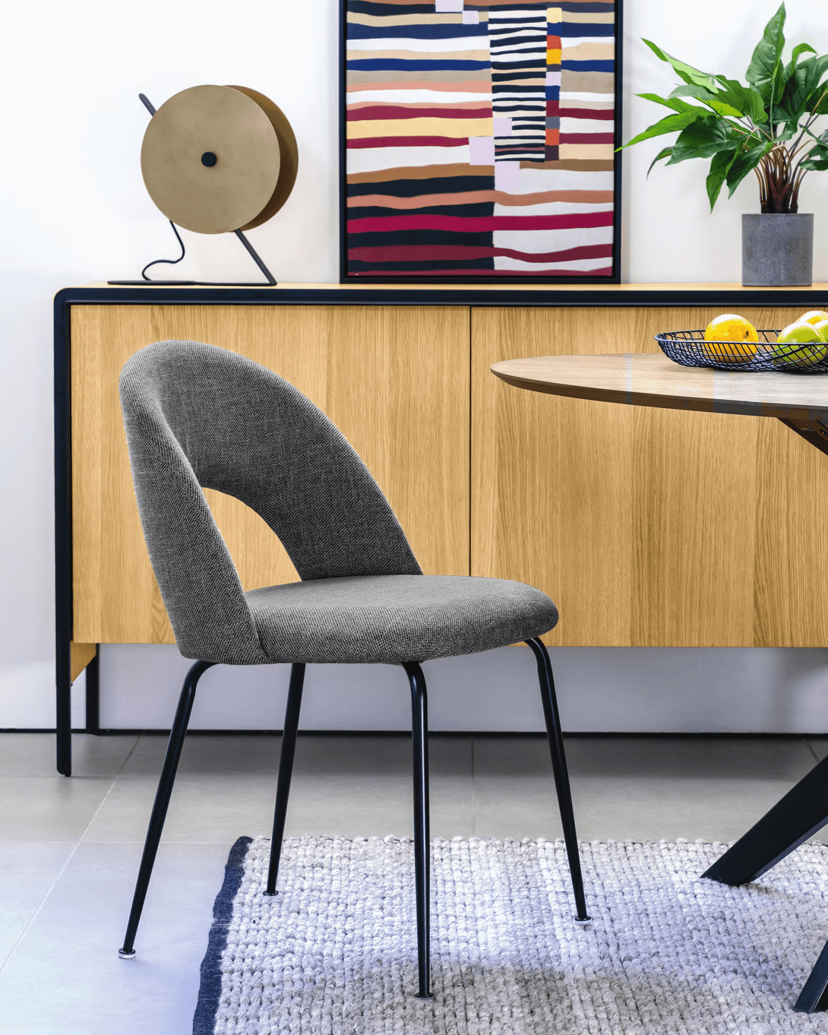 Krzesło MAHALIA ciemnoszary La Forma Eye on Design