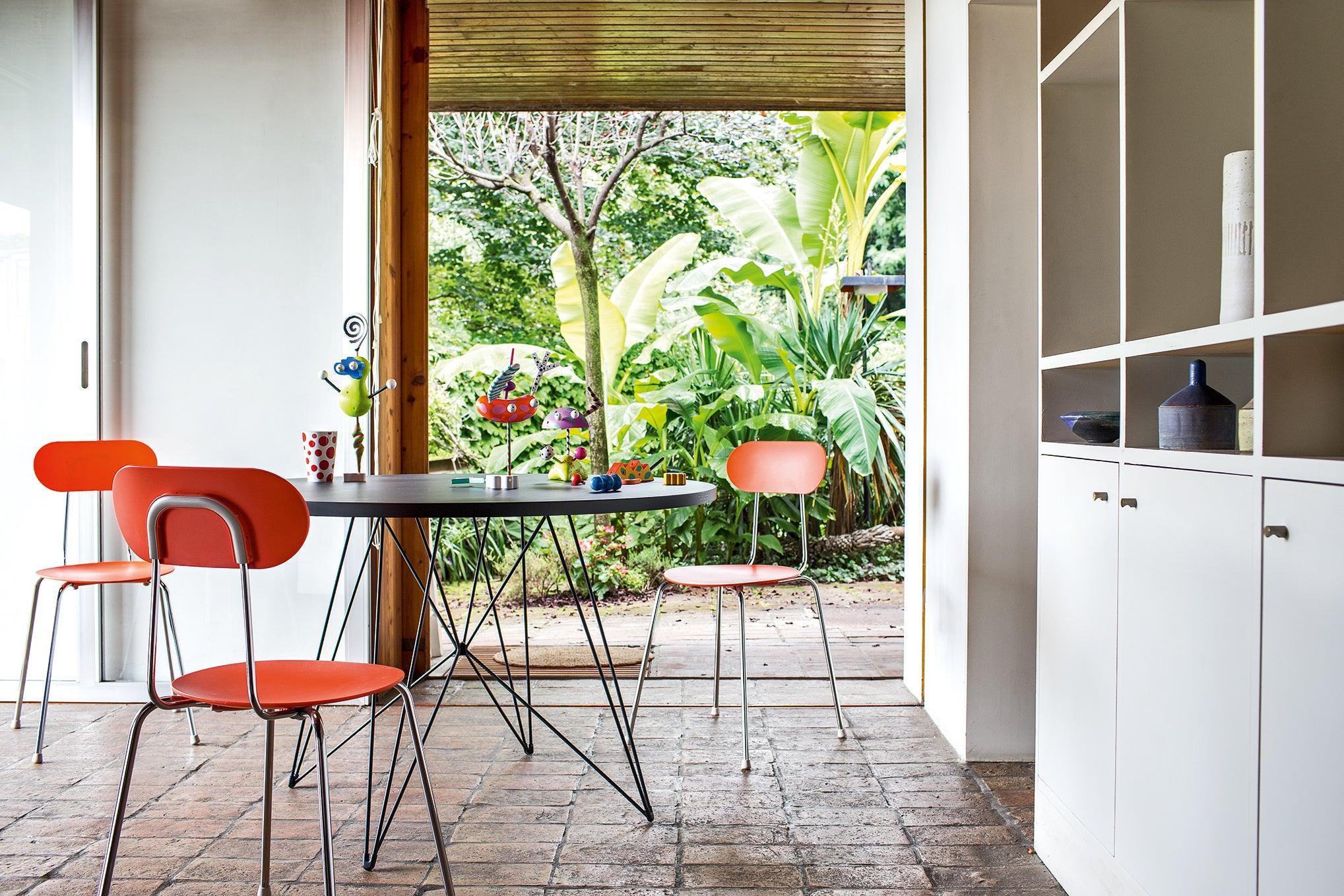 Krzesło MARIOLINA bordowy z białą podstawą Magis Eye on Design