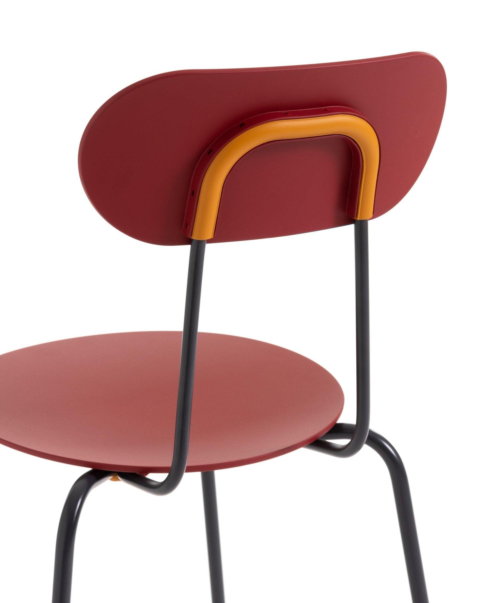 Krzesło MARIOLINA bordowy z czarną podstawą Magis Eye on Design