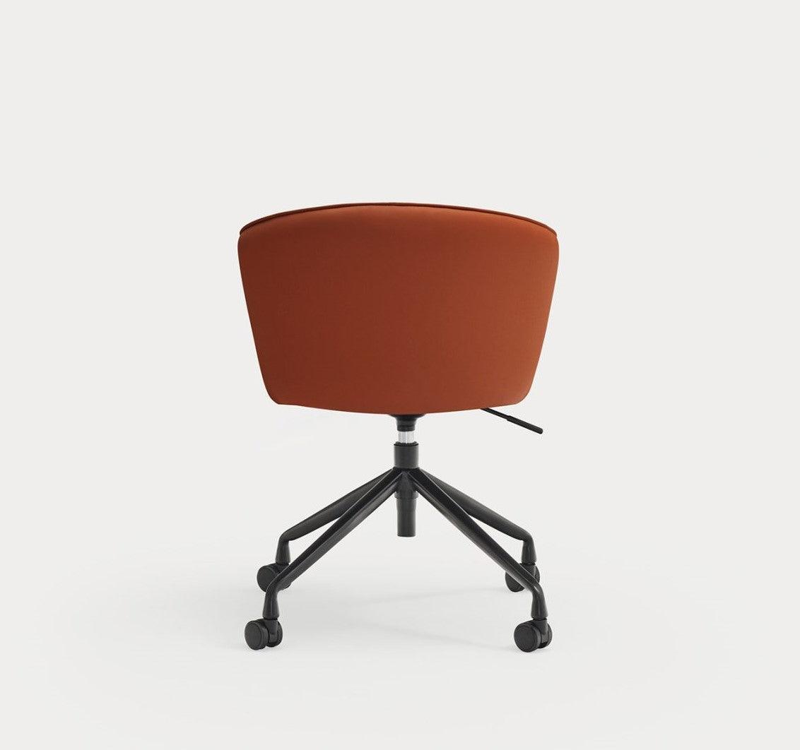 Krzesło na kółkach ADD ekoskóra terracotta Teulat Eye on Design