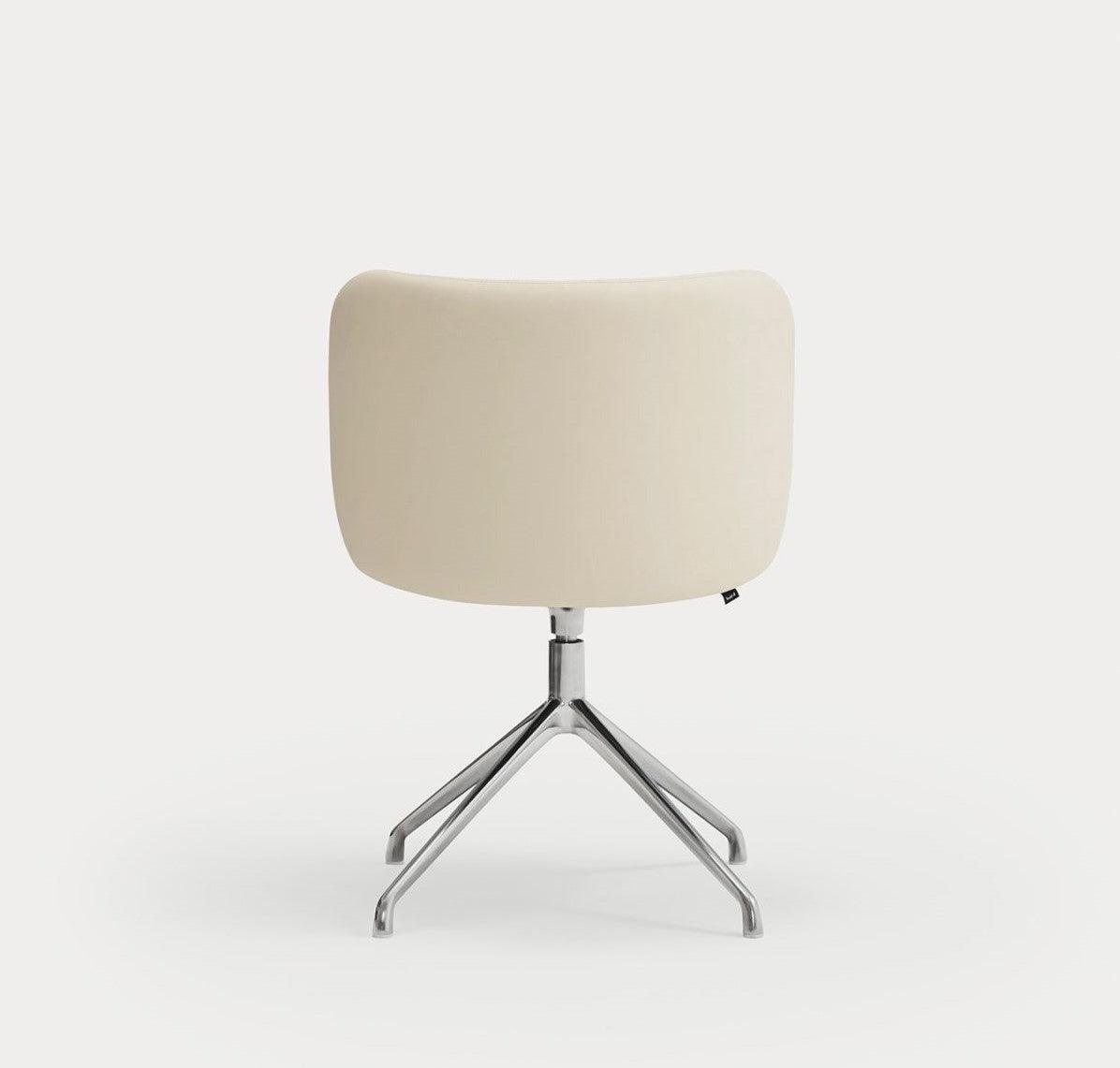 Krzesło obrotowe MOGI beżowa ekoskóra z chromowaną podstawą Teulat Eye on Design