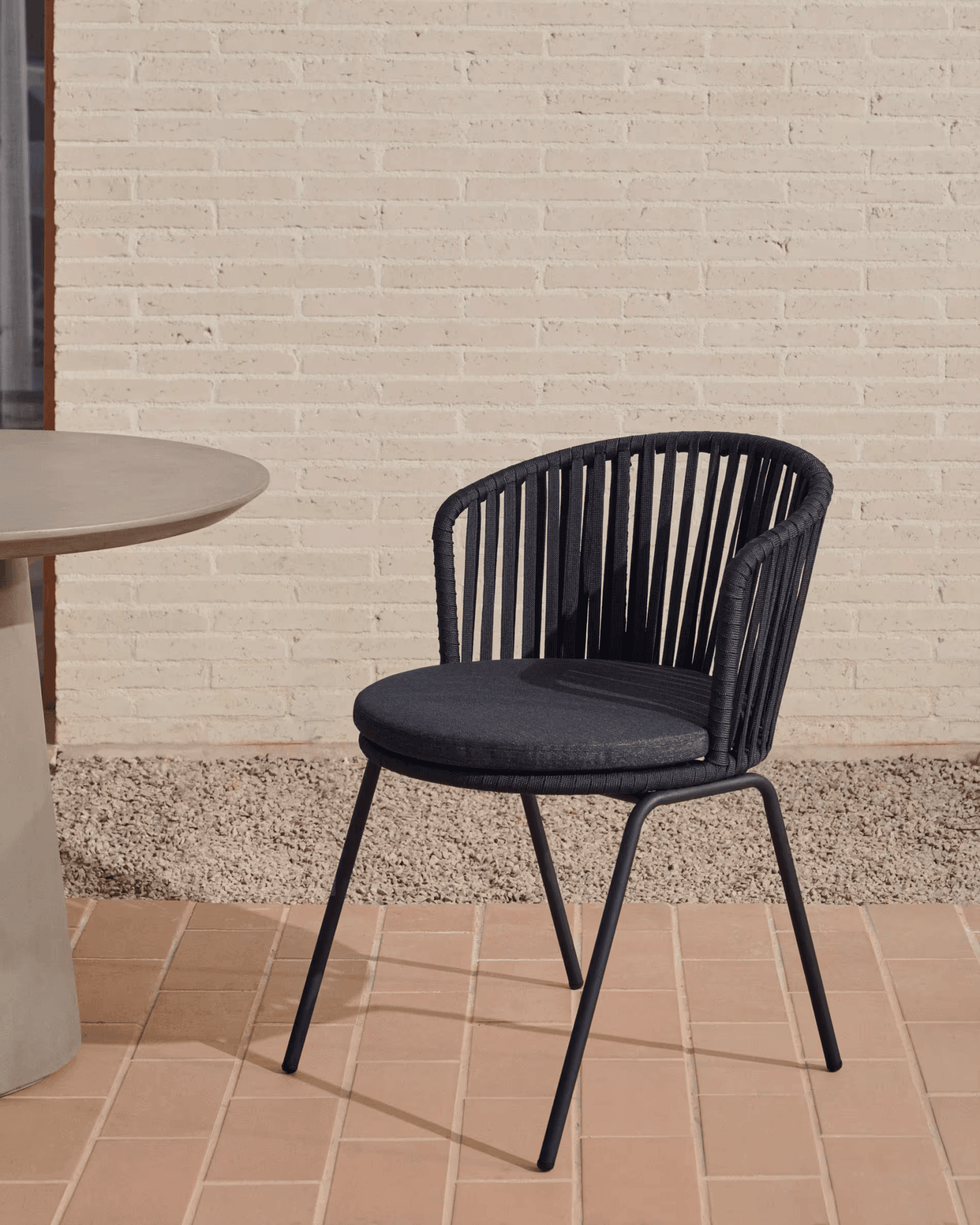 Krzesło ogrodowe SACONCA czarny La Forma Eye on Design