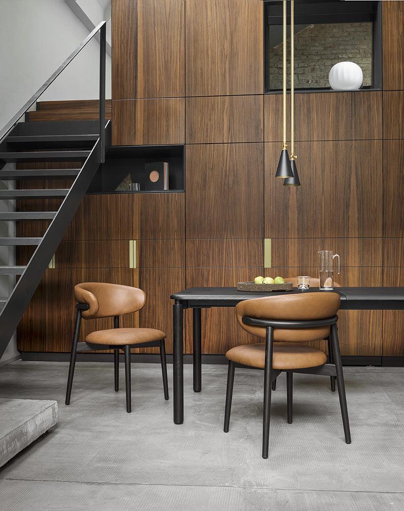 Krzesło OLEANDRO ciemnobeżowa ekoskóra z drewnianą podstawą Calligaris Eye on Design