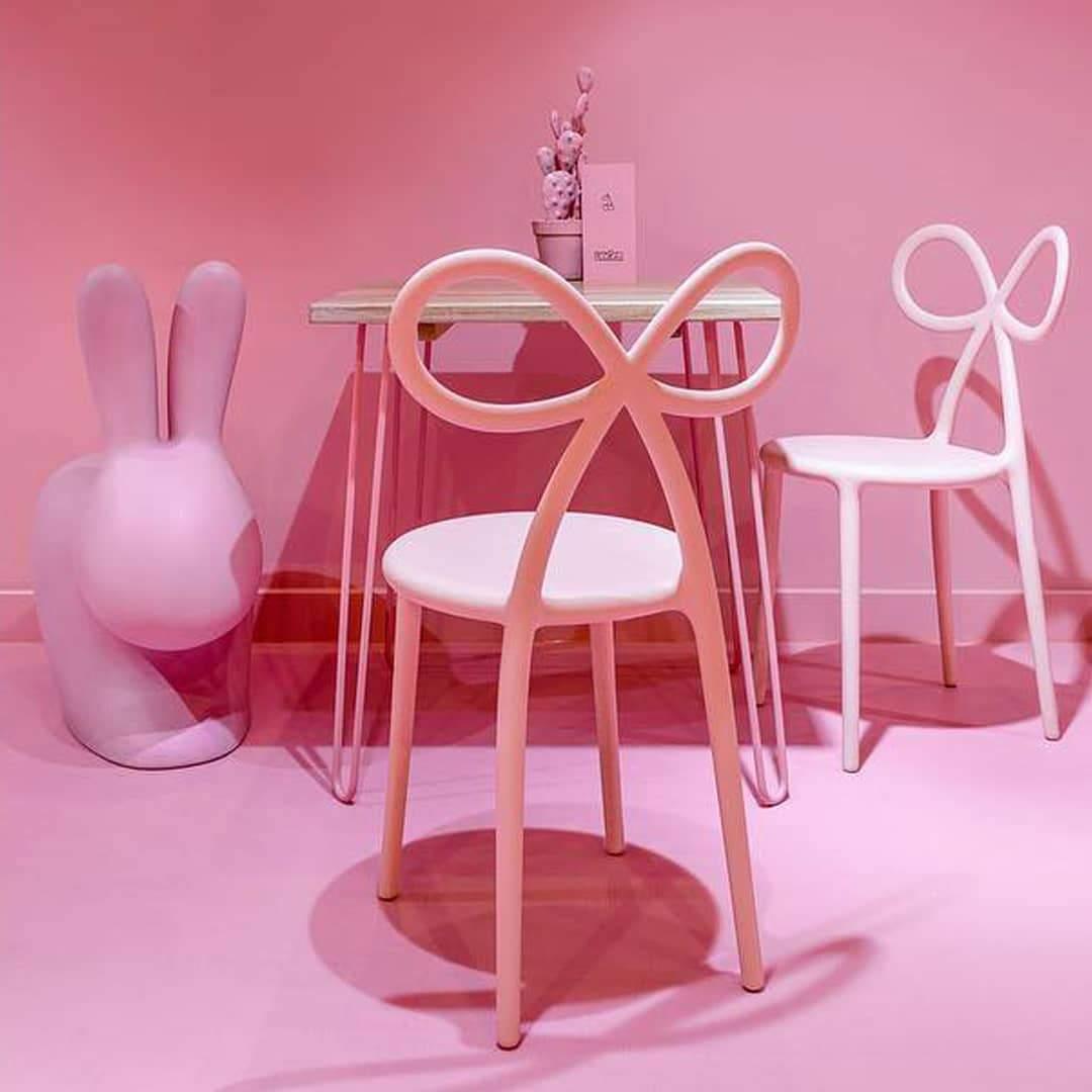 Krzesło RABBIT różowy Qeeboo Eye on Design