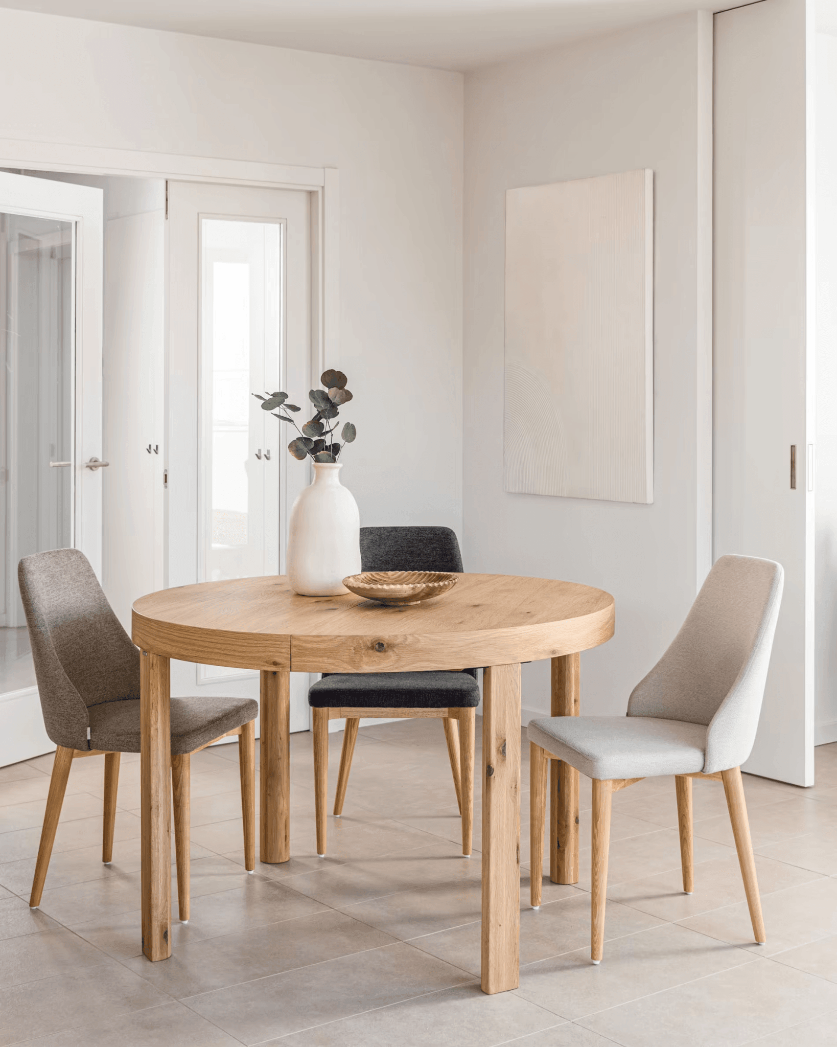 Krzesło ROSIE beżowy szenil La Forma Eye on Design