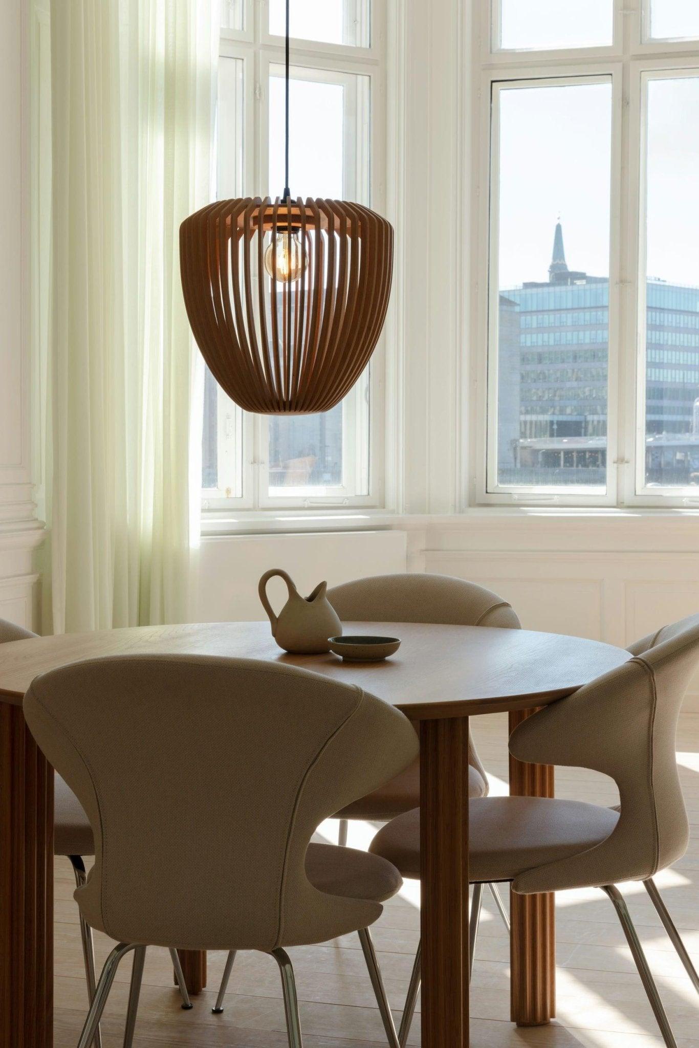 Krzesło TIME FLIES szałwiowy ze srebrną podstawą UMAGE Eye on Design