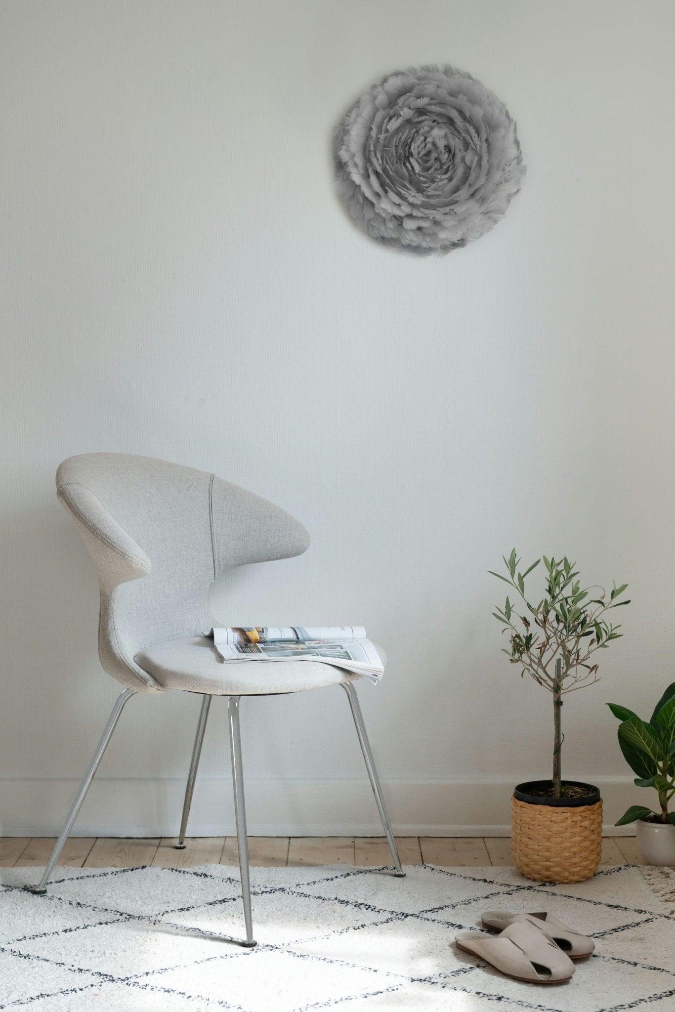 Krzesło TIME FLIES szałwiowy ze srebrną podstawą UMAGE Eye on Design