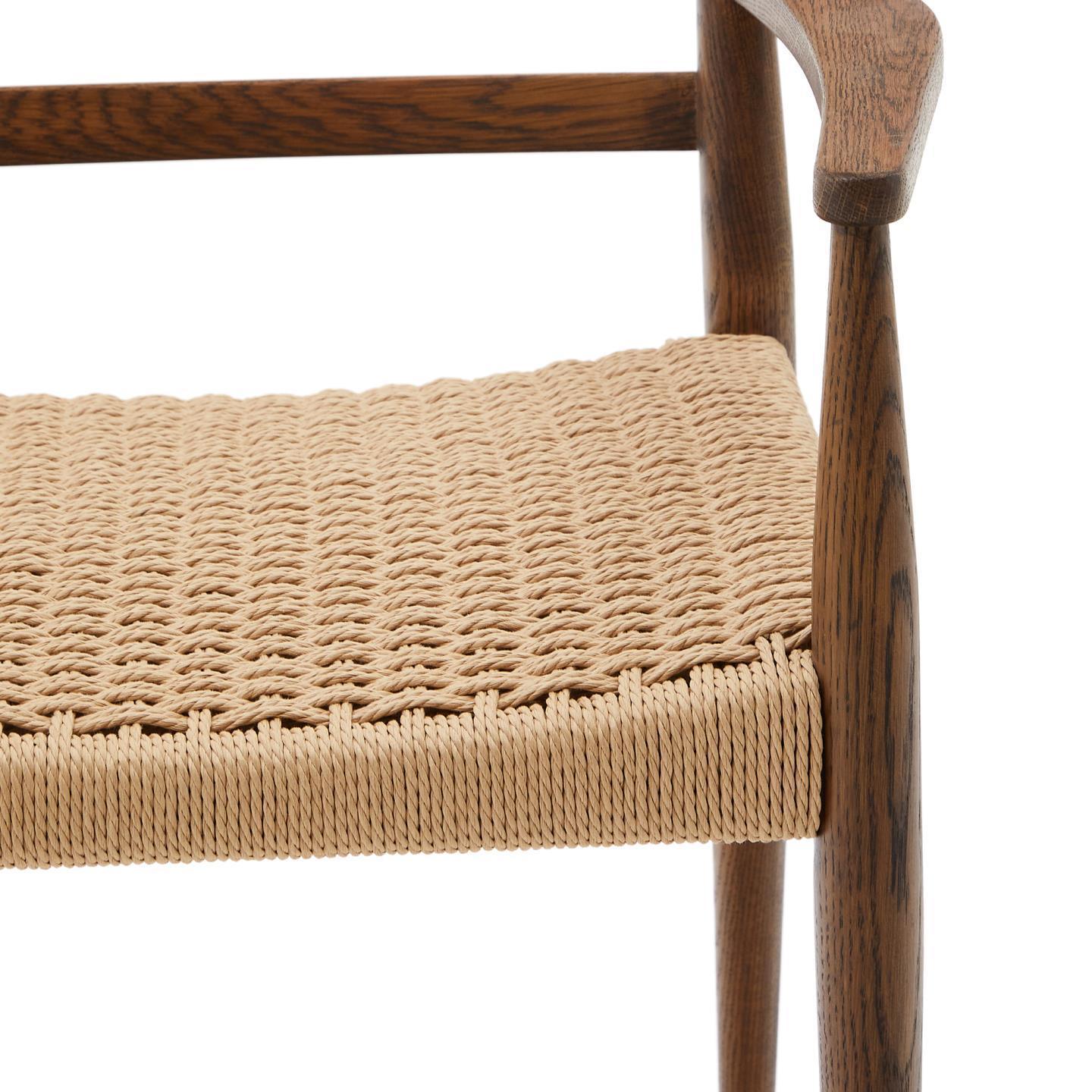 Krzesło z podłokietnikami ANALY orzechowe drewno dębowe La Forma Eye on Design