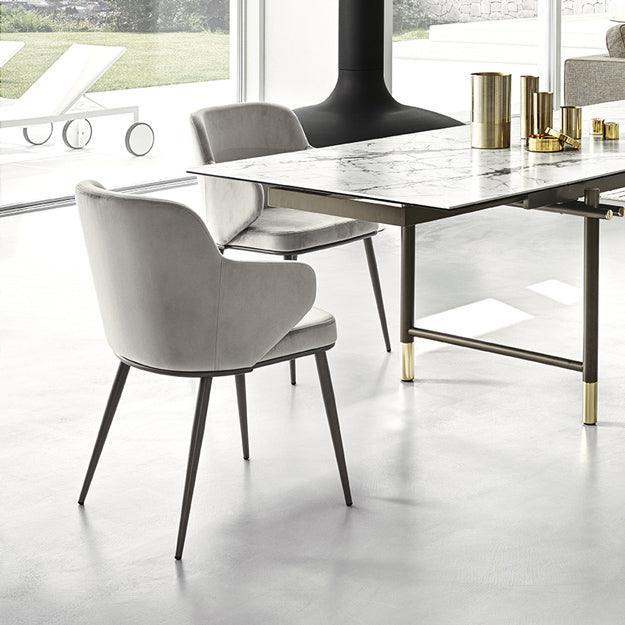 Krzesło z podłokietnikami FOYER ciemnobrązowy z metalową podstawą Calligaris Eye on Design