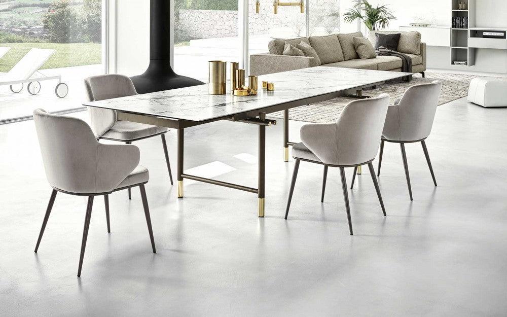 Krzesło z podłokietnikami FOYER ciemnoszary z metalową podstawą Calligaris Eye on Design