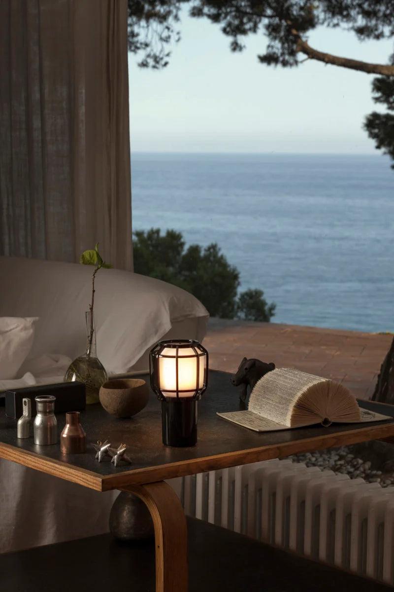 Lampa akumulatorowa CHISPA czarny Marset Eye on Design