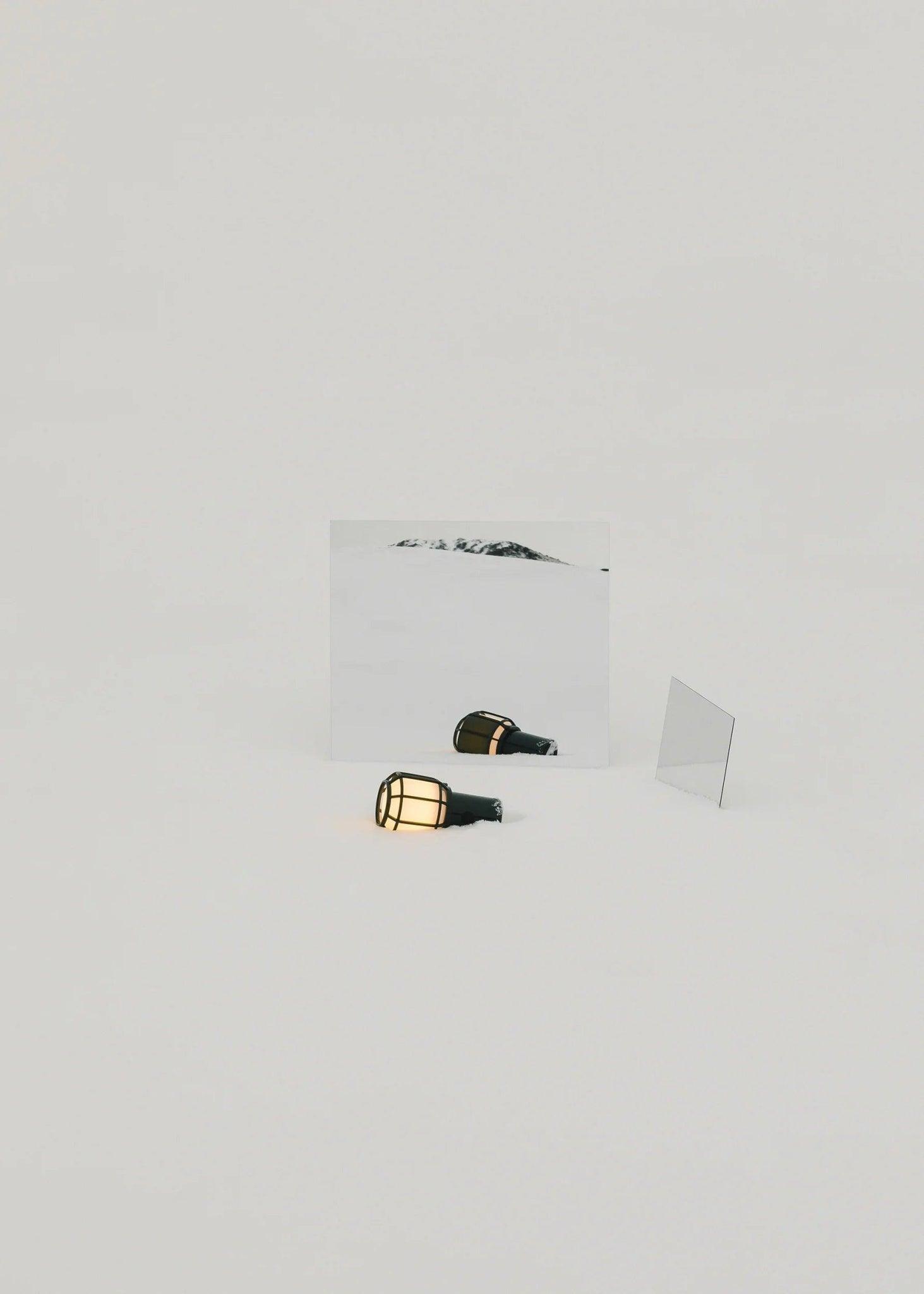 Lampa akumulatorowa CHISPA czarny Marset Eye on Design