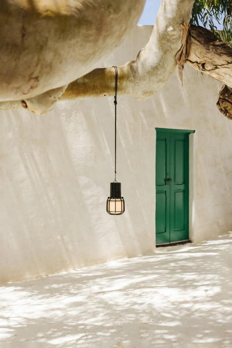 Lampa akumulatorowa CHISPA zielony Marset Eye on Design