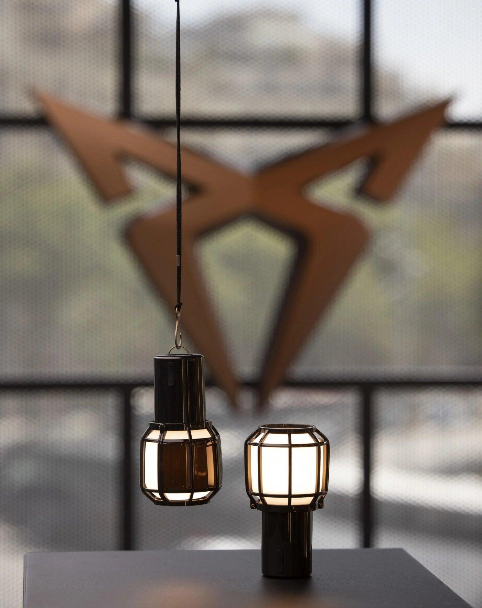 Lampa akumulatorowa CHISPA zielony Marset Eye on Design