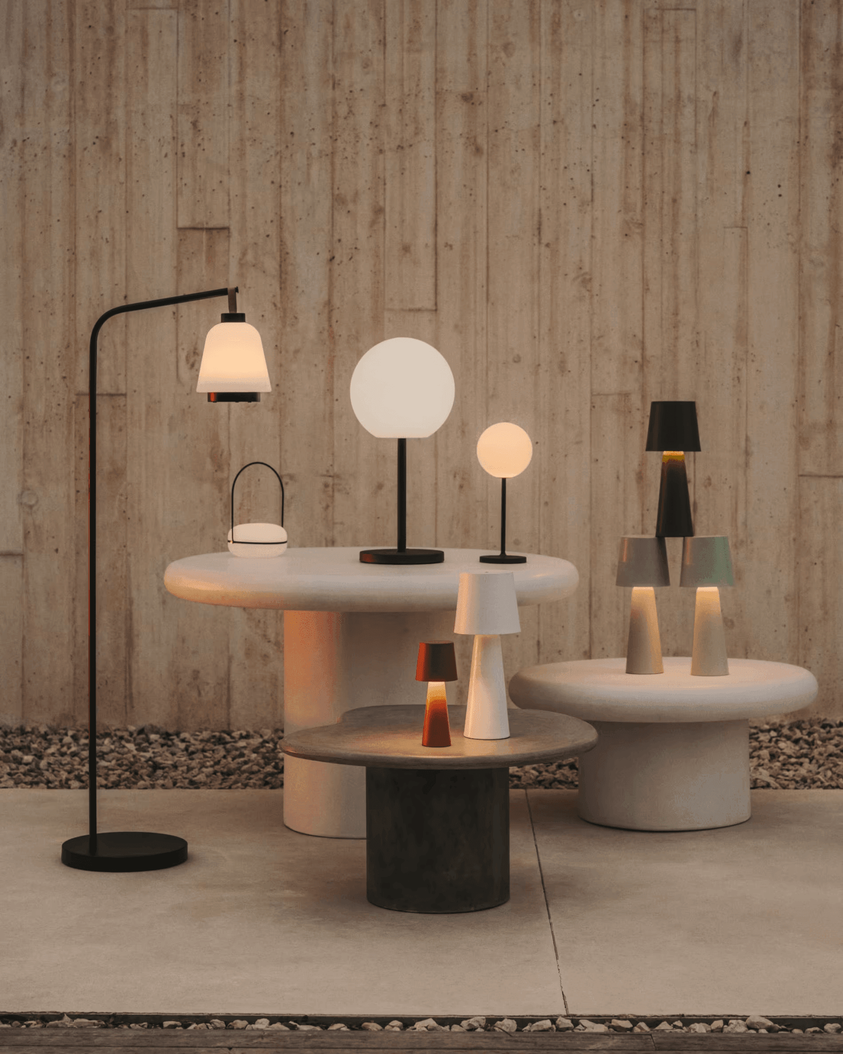 Lampa akumulatorowa zewnętrzna ARENYS biały La Forma Eye on Design