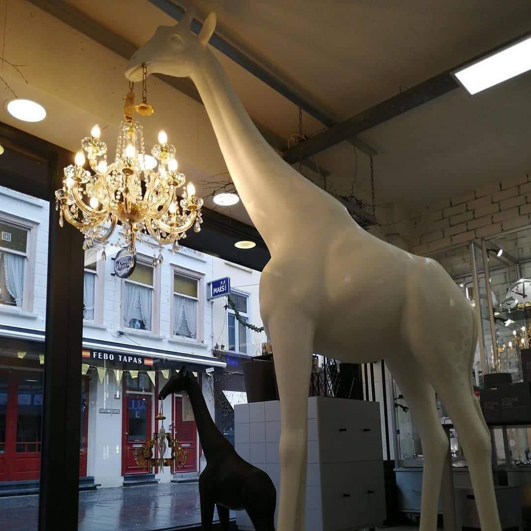 Lampa GIRAFFE IN LOVE M czarna Qeeboo Eye on Design