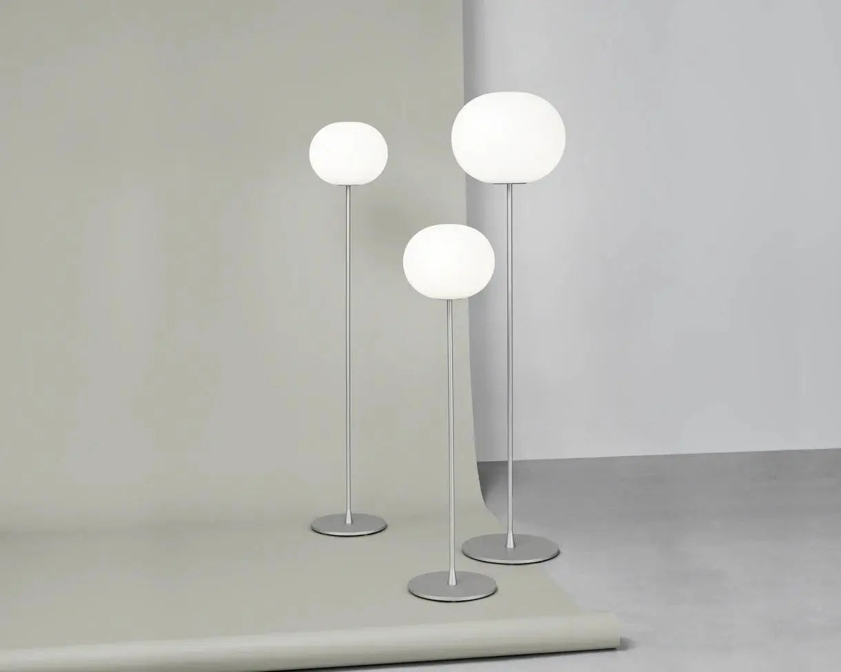 Lampa podłogowa GLO-BALL srebrny – szkło, Flos
