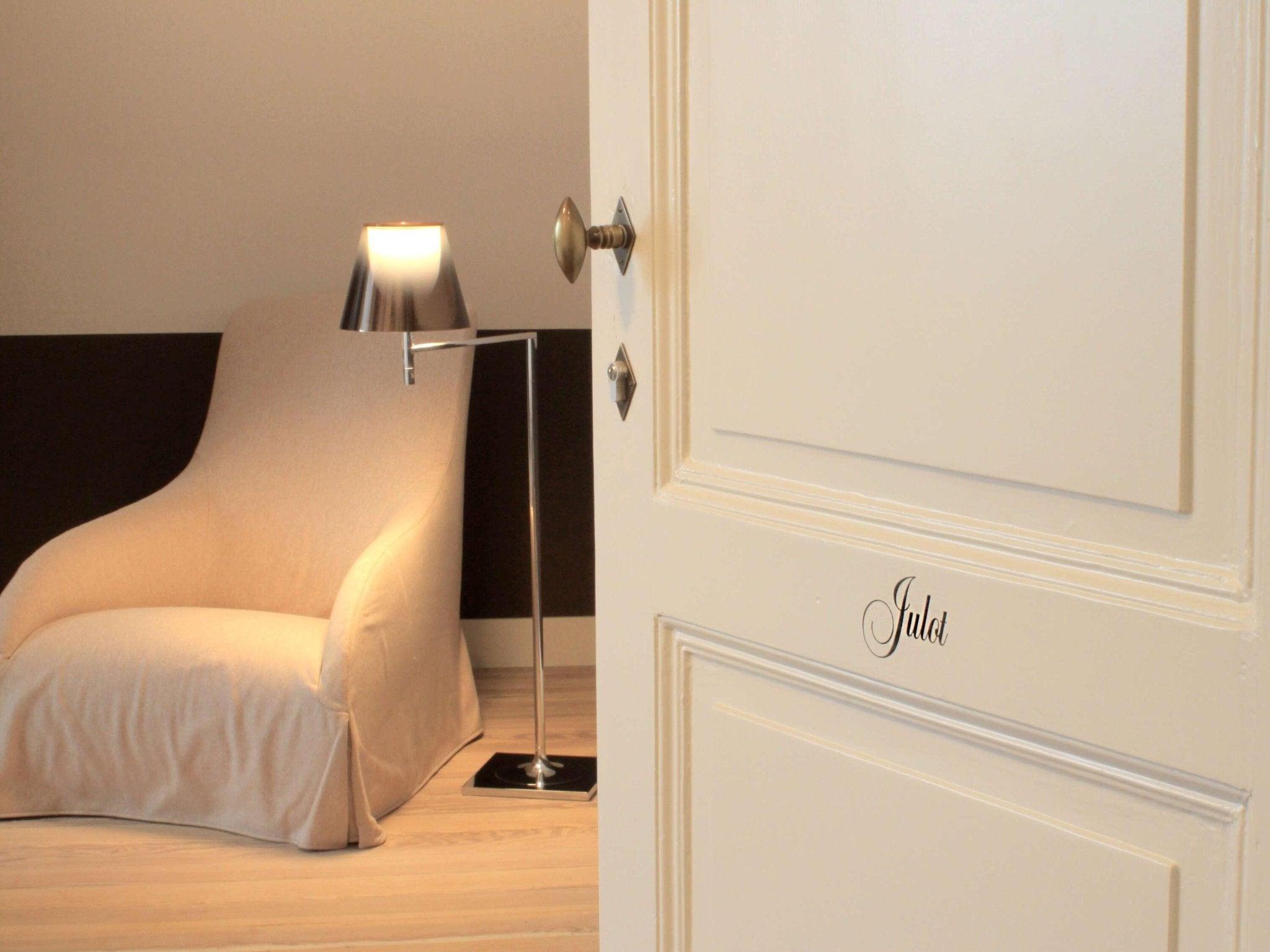 Lampa podłogowa KTRIBE czarny Flos Eye on Design