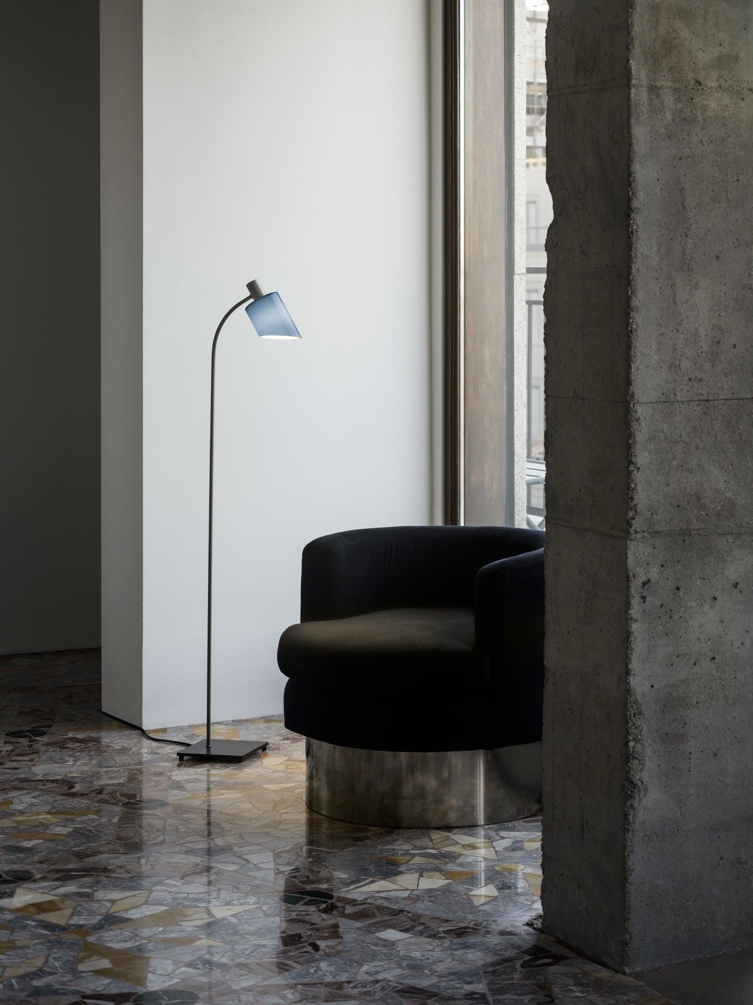 Lampa podłogowa LAMPE DE BUREAU READING niebieski – Nemo Lighting