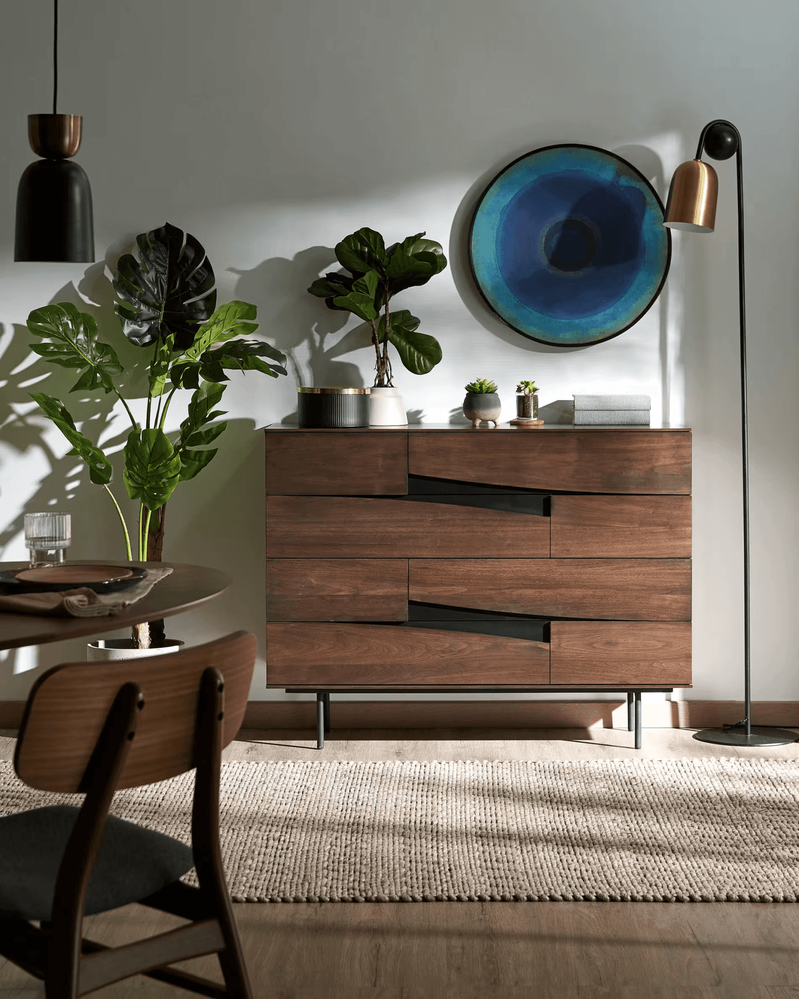 Lampa podłogowa NATSUMI czarny z mosiężnym wykończeniem La Forma Eye on Design