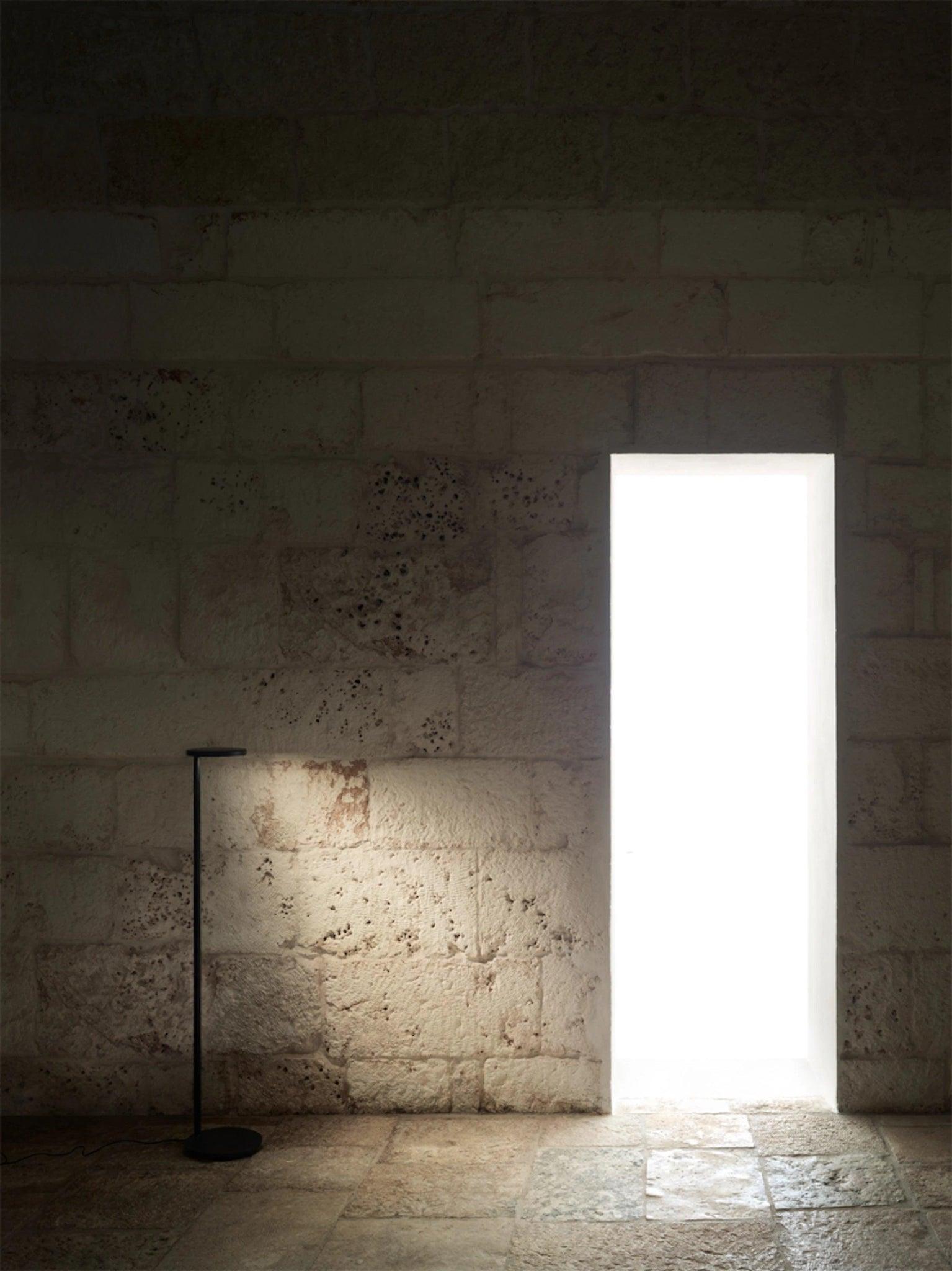 Lampa podłogowa OBLIQUE brązowy matowy Flos Eye on Design