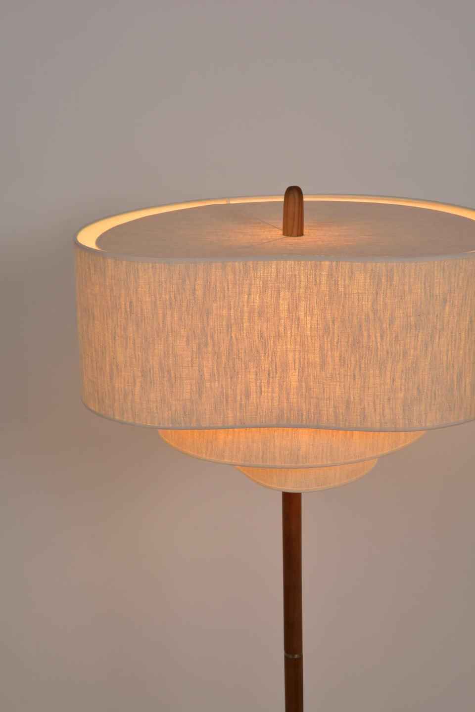 Lampa podłogowa PEBBLE kremowy Market Set Eye on Design