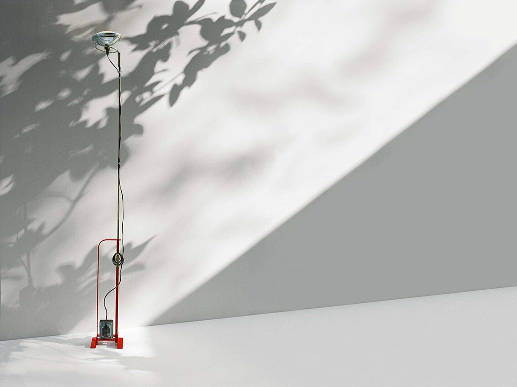 Lampa podłogowa TOIO czerwony Flos Eye on Design