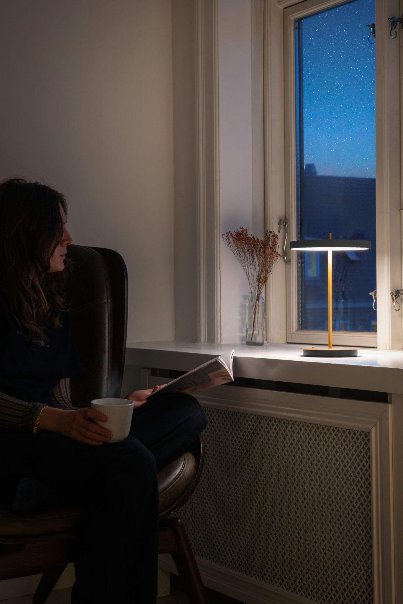 Lampa przenośna ASTERIA MOVE antracytowy UMAGE Eye on Design