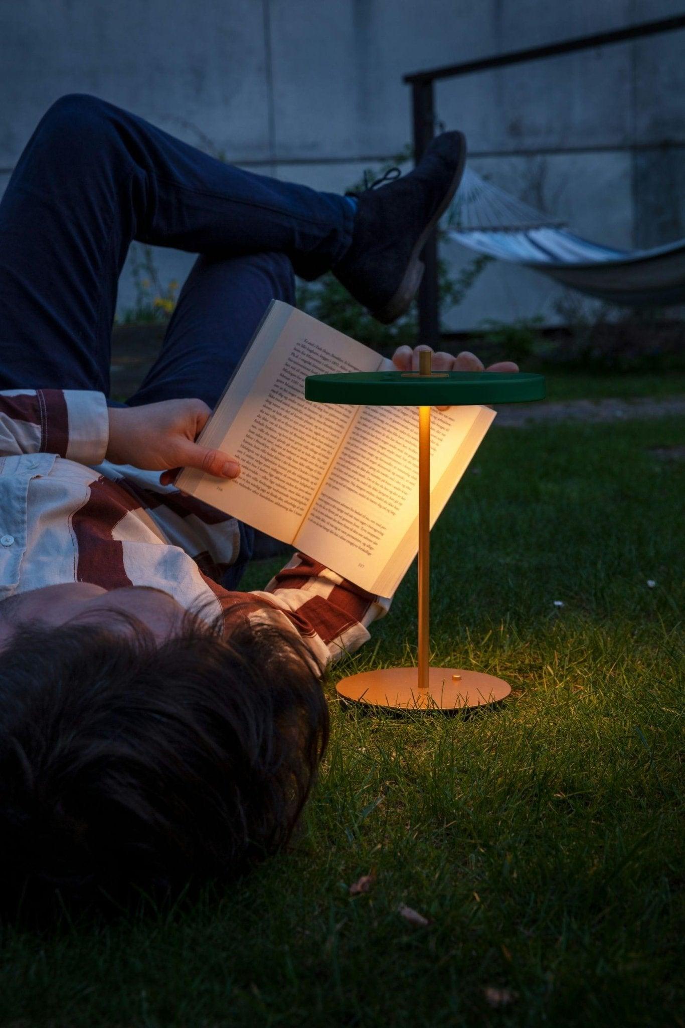Lampa przenośna ASTERIA MOVE butelkowy zielony UMAGE Eye on Design