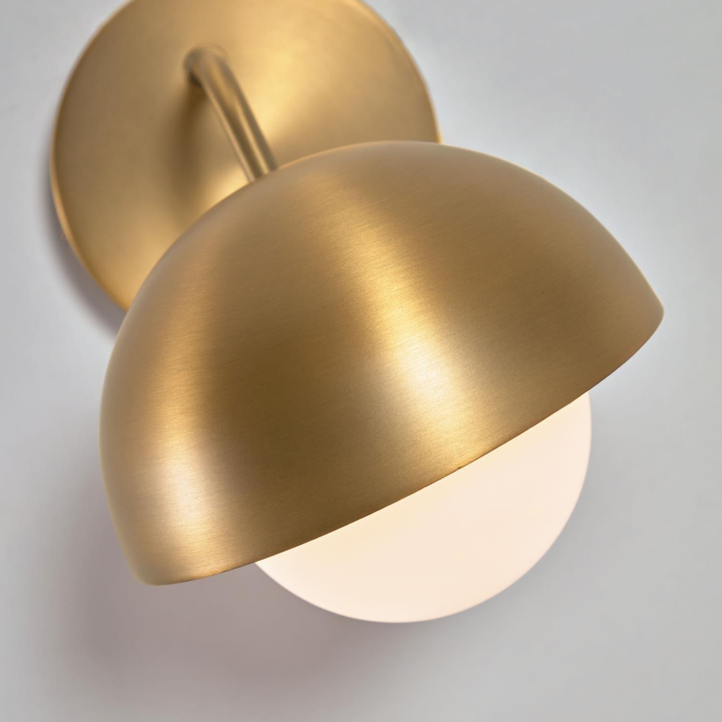 Lampa ścienna LONELA mosiężny La Forma Eye on Design