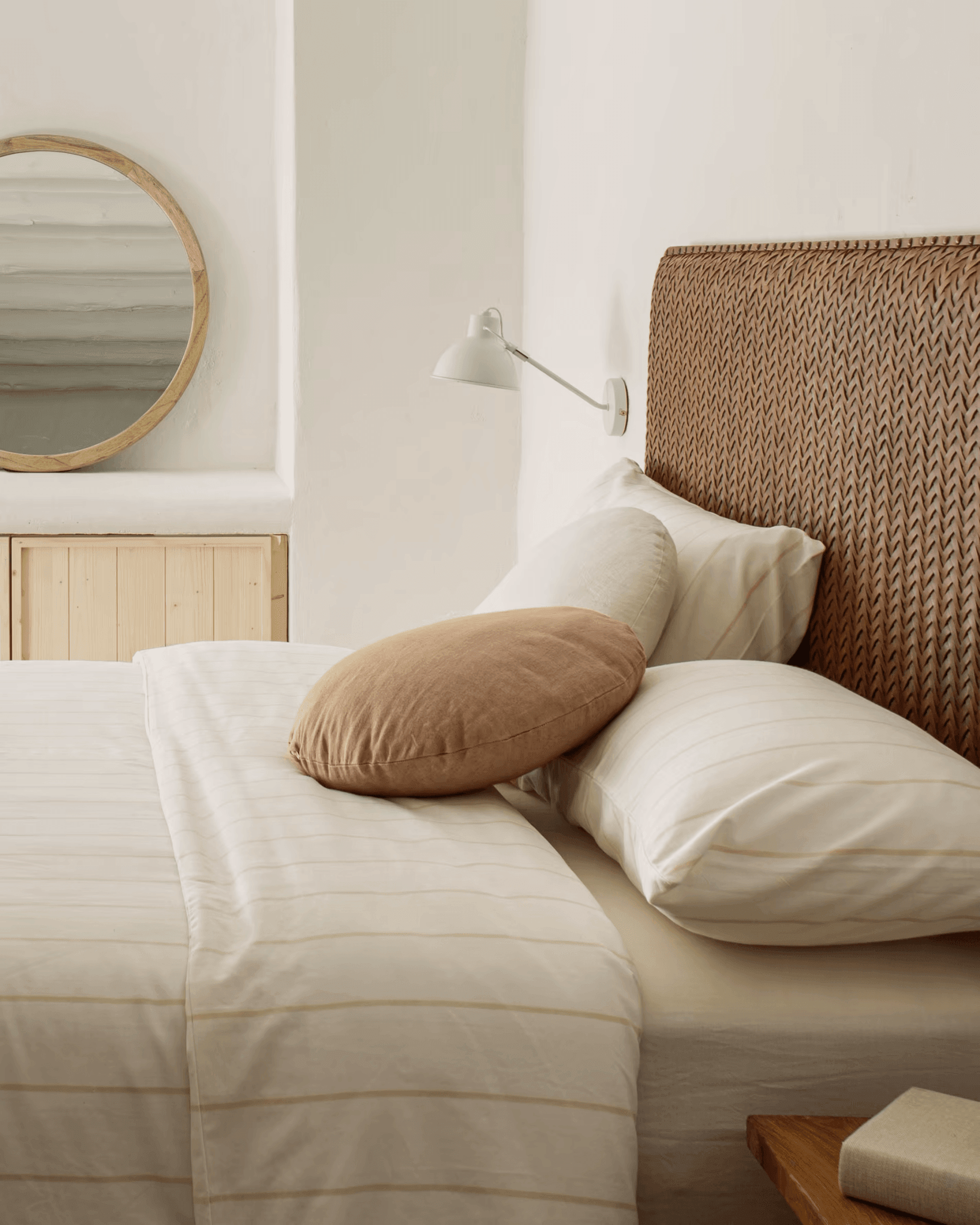 Lampa ścienna OFFELIS biały La Forma Eye on Design