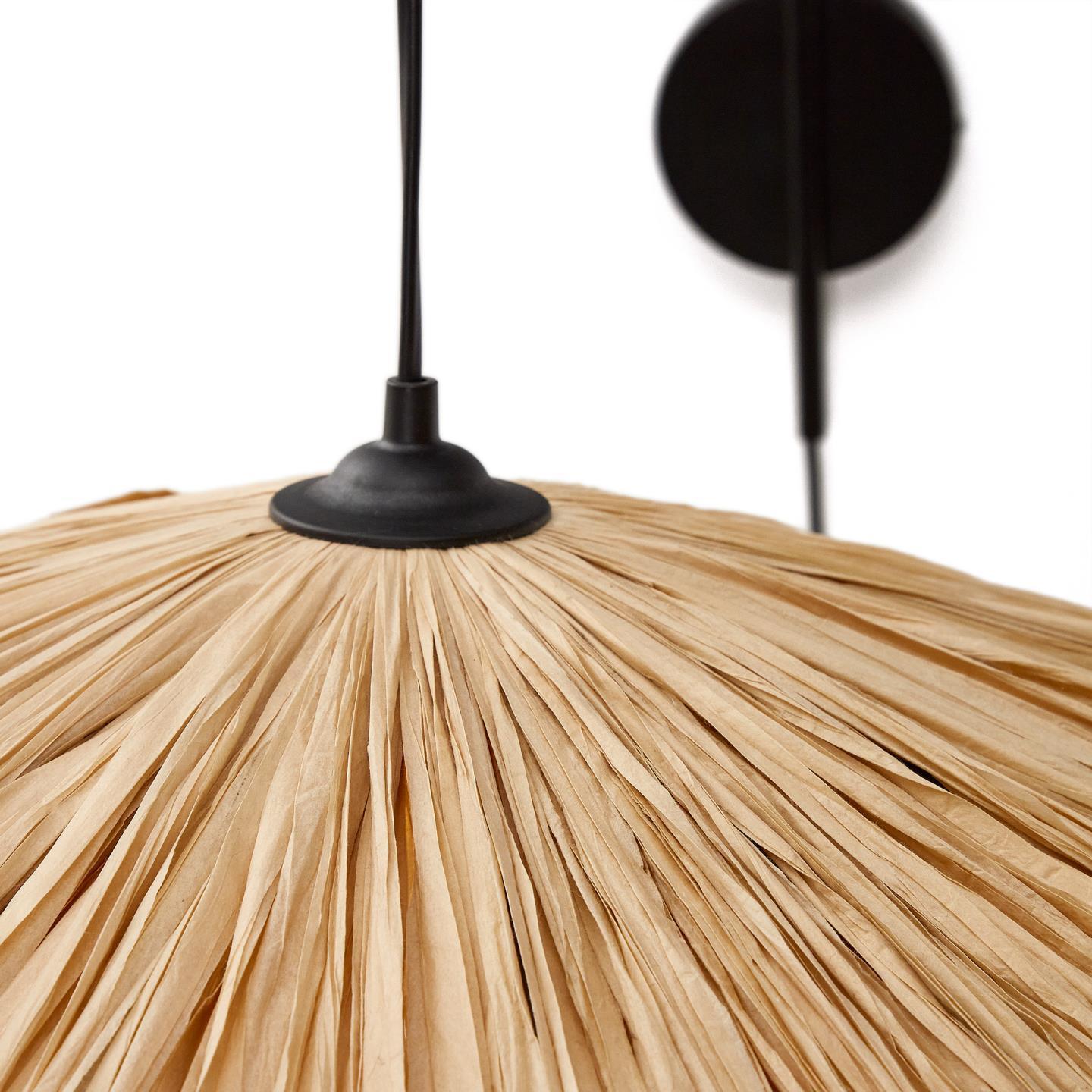 Lampa ścienna ROSELLA z naturalnej rafii La Forma Eye on Design