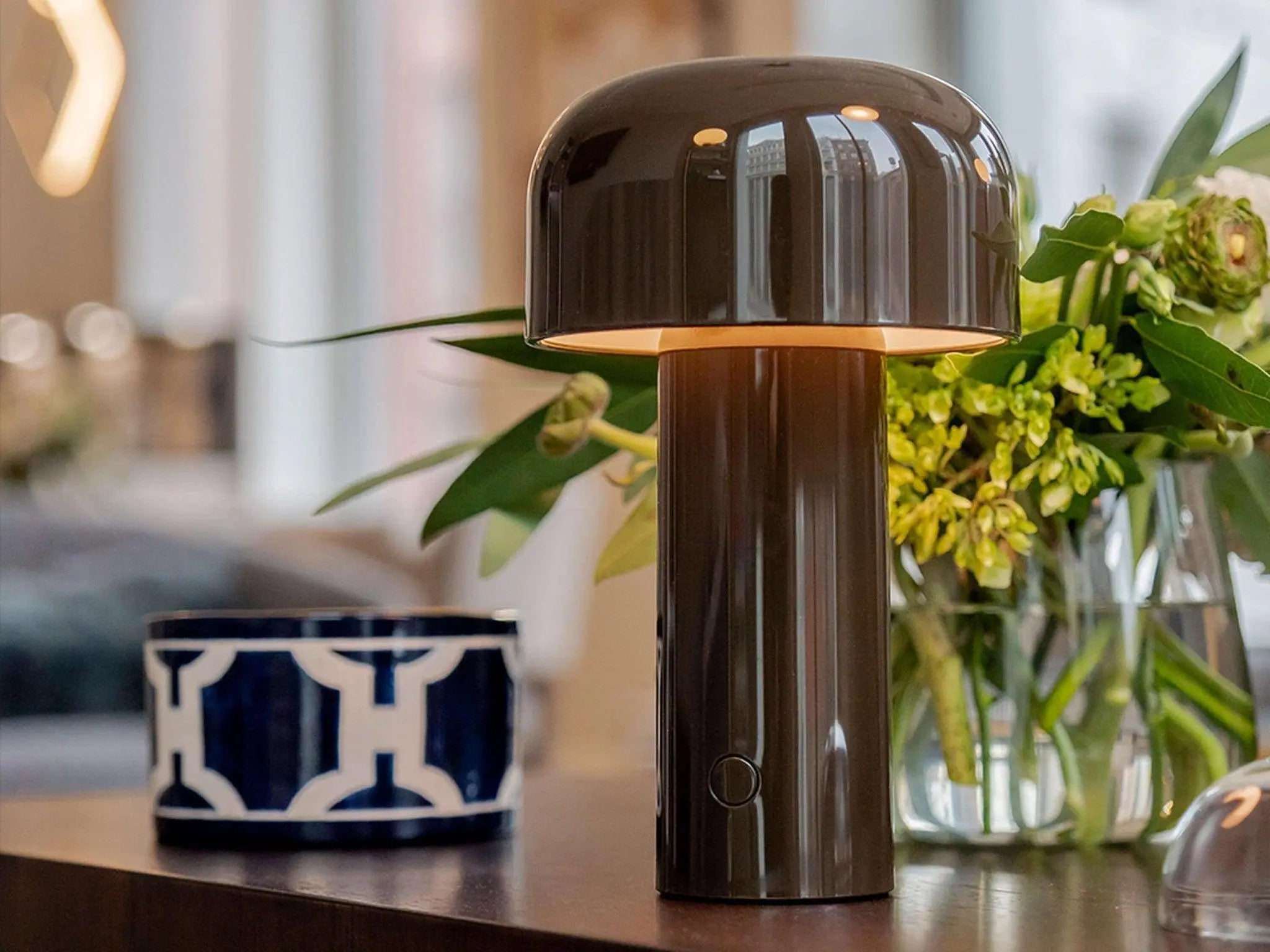 Lampa stołowa BELLHOP ciemnobrązowy – Flos