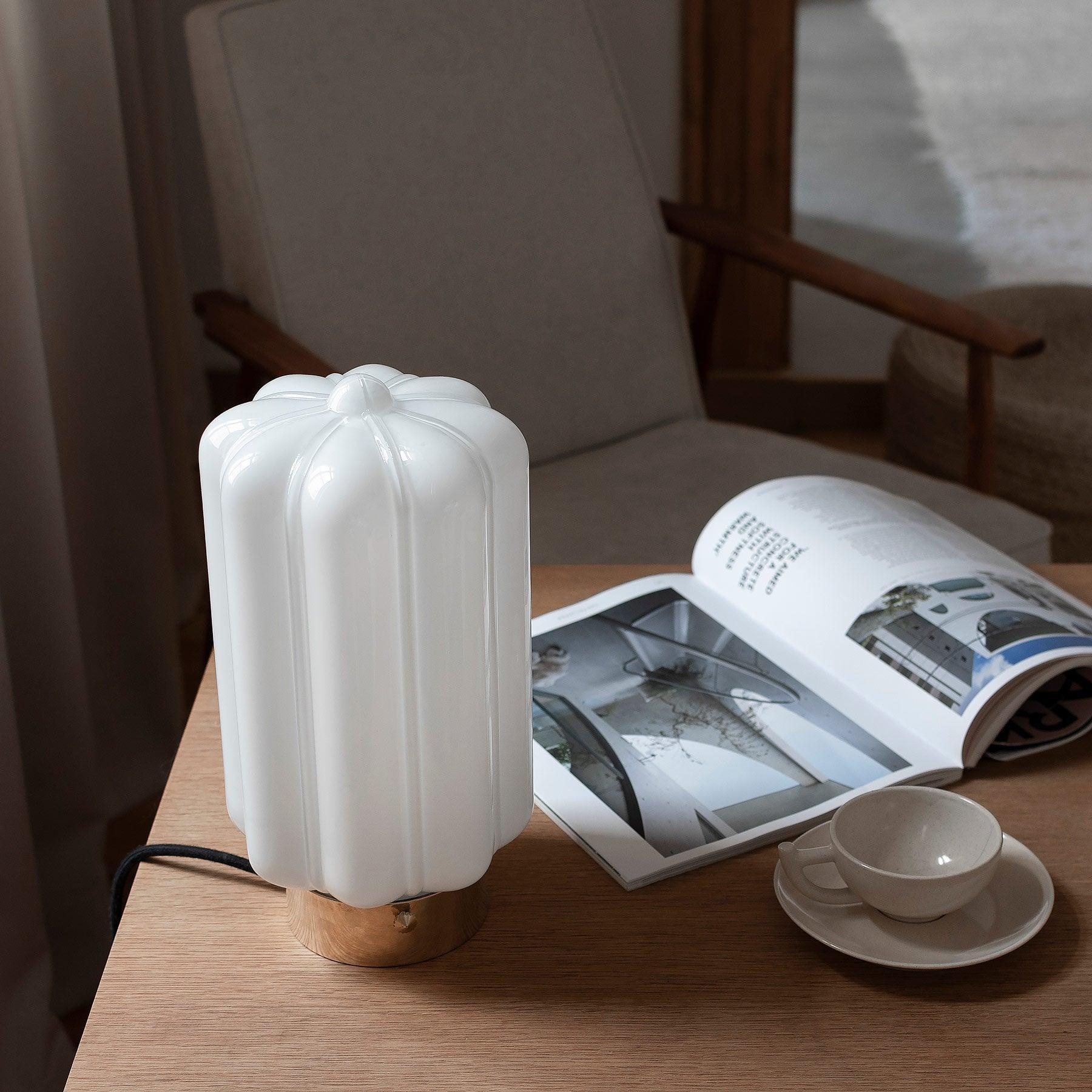 Lampa stołowa DECO nikiel Embassy Interiors Eye on Design