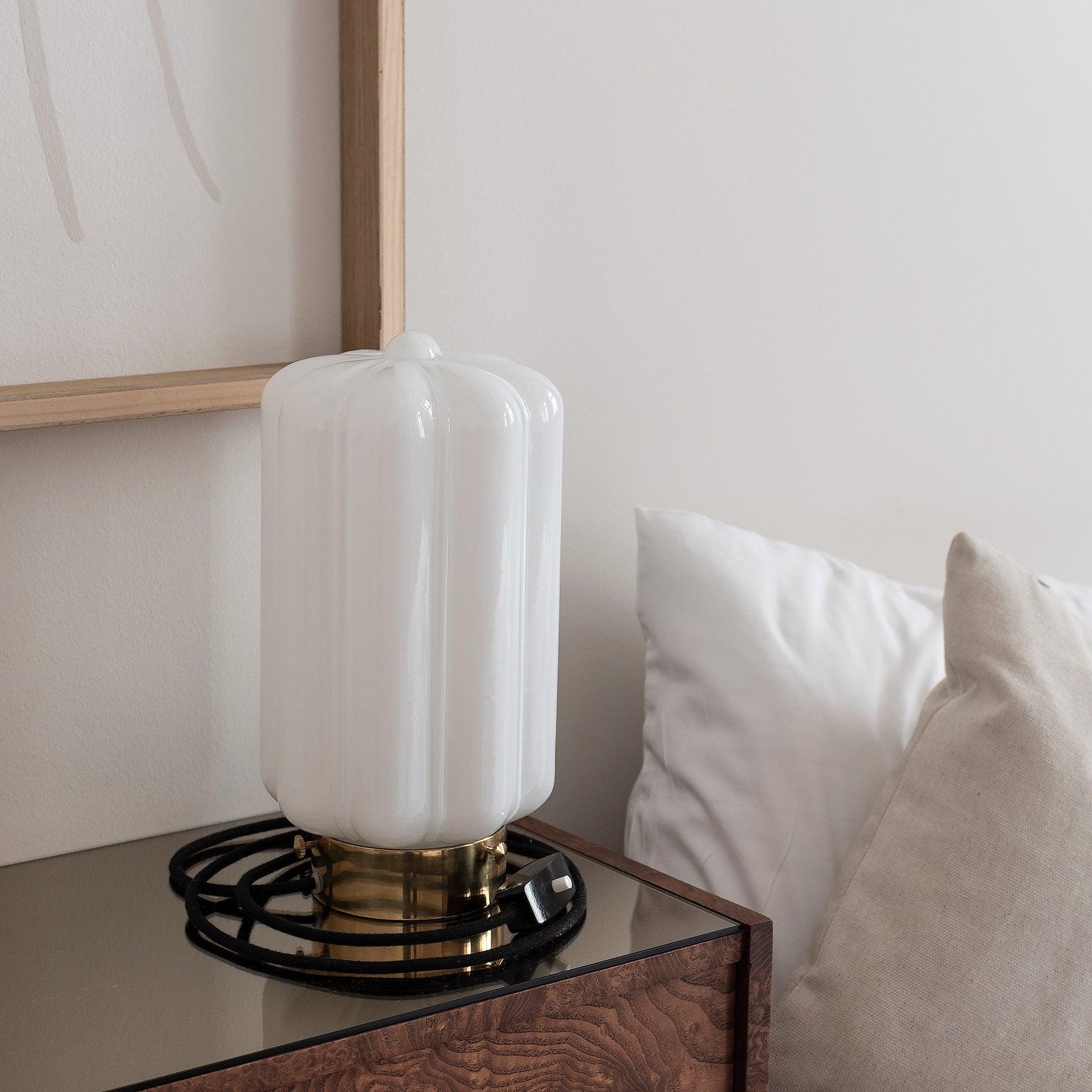 Lampa stołowa DECO nikiel Embassy Interiors Eye on Design