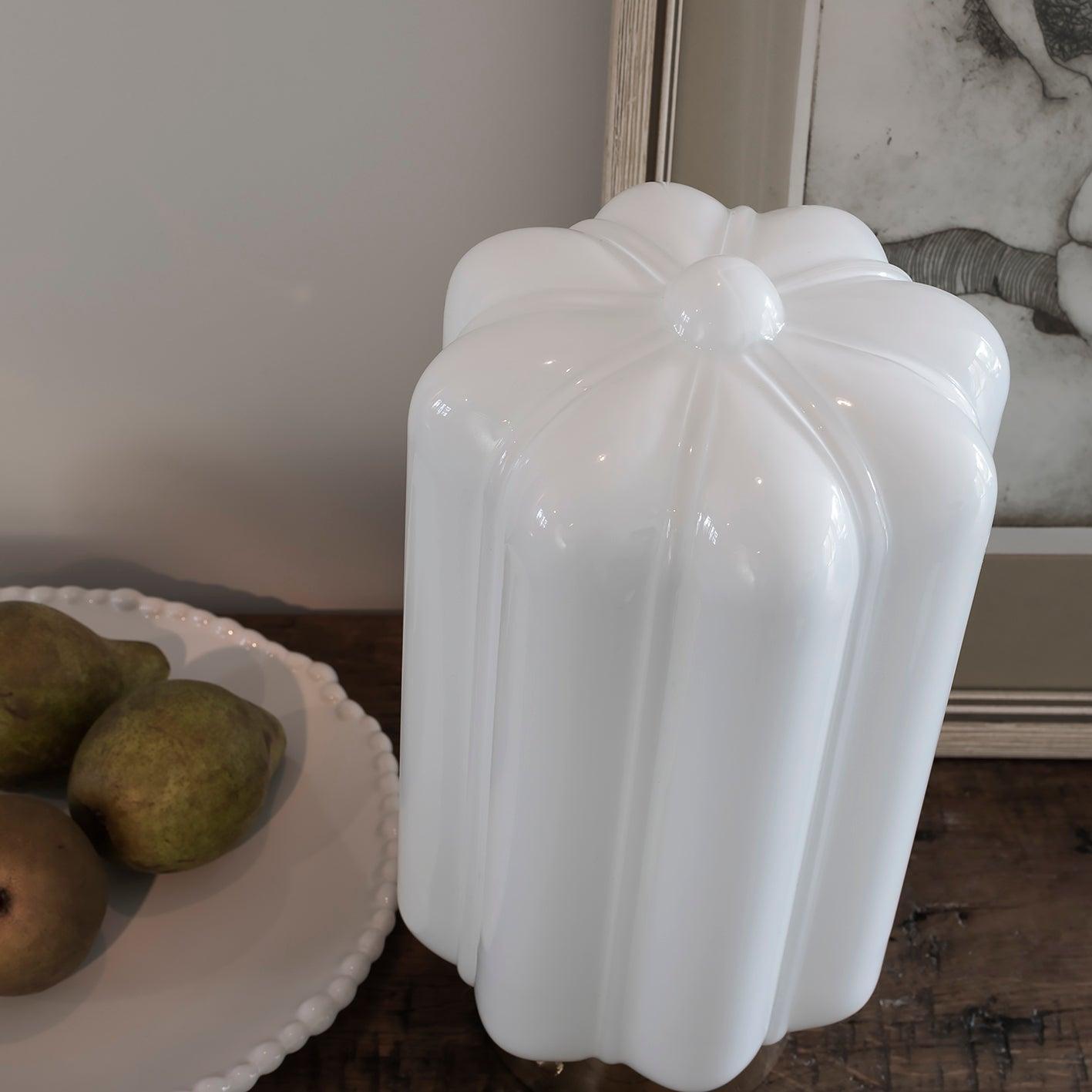 Lampa stołowa DECO nikiel Embassy Interiors Eye on Design