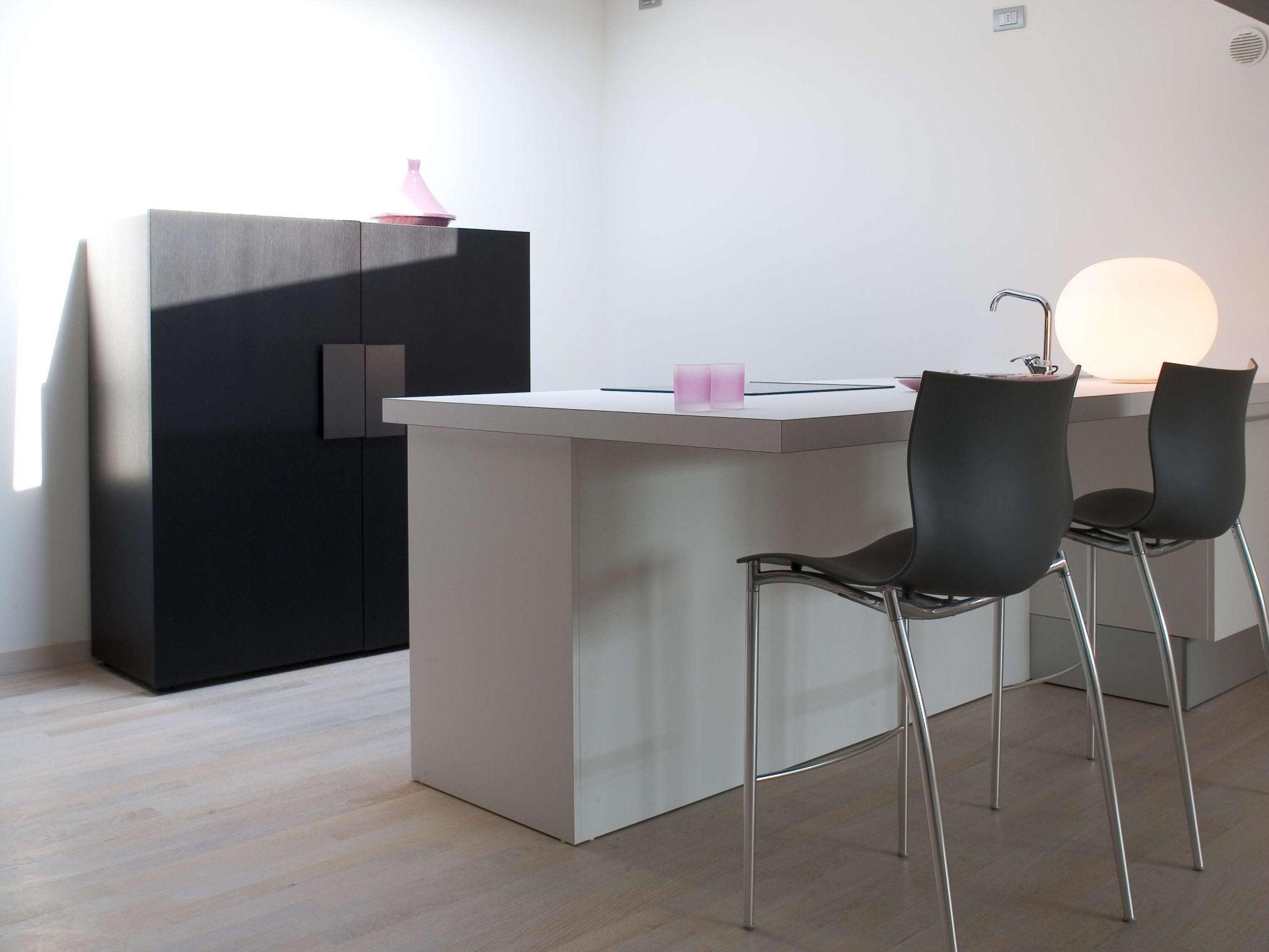 Lampa stołowa GLO-BALL biały Flos Eye on Design