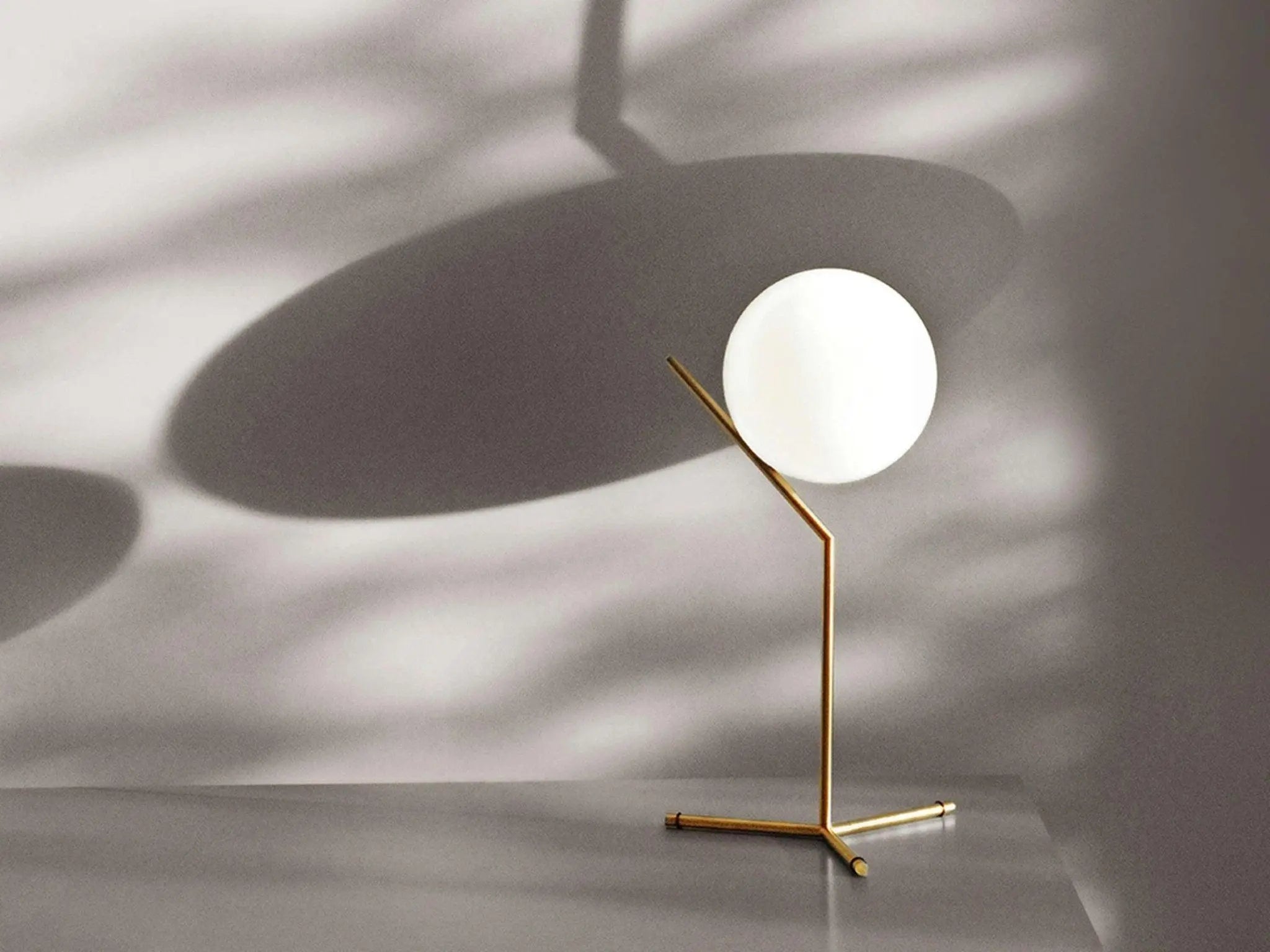 Lampa stołowa IC LIGHTS HIGH mosiężny, marka Flos