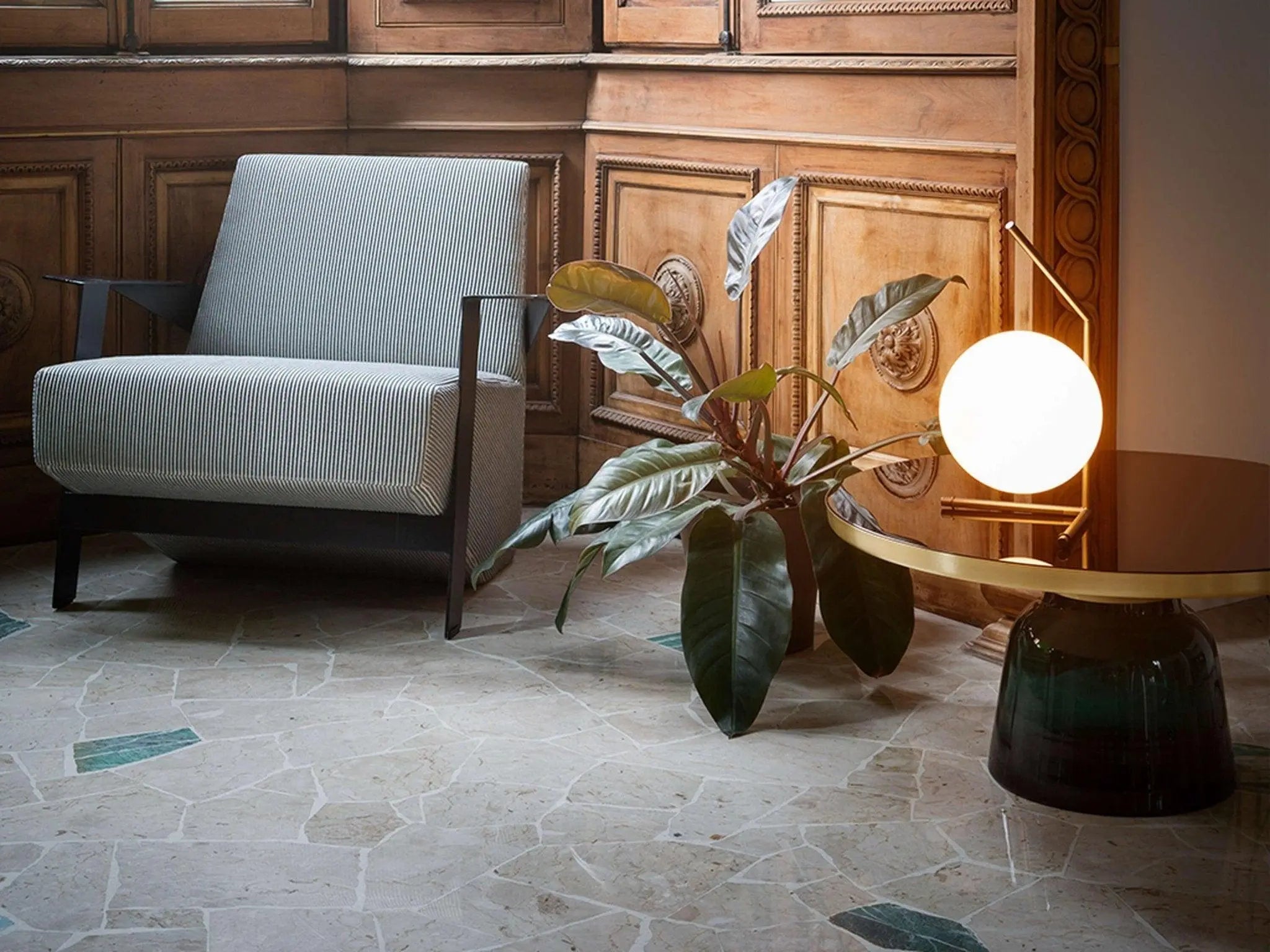 Lampa stołowa IC LIGHTS LOW mosiężny – styl minimalistyczny