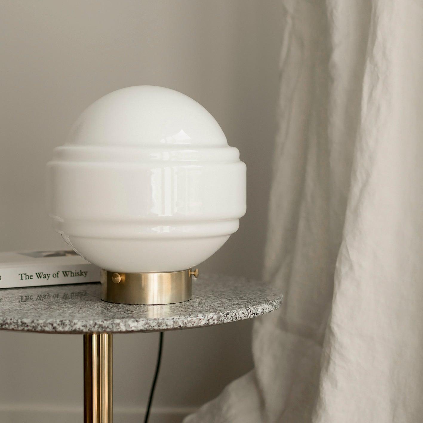 Lampa stołowa SATURN nikiel Embassy Interiors Eye on Design